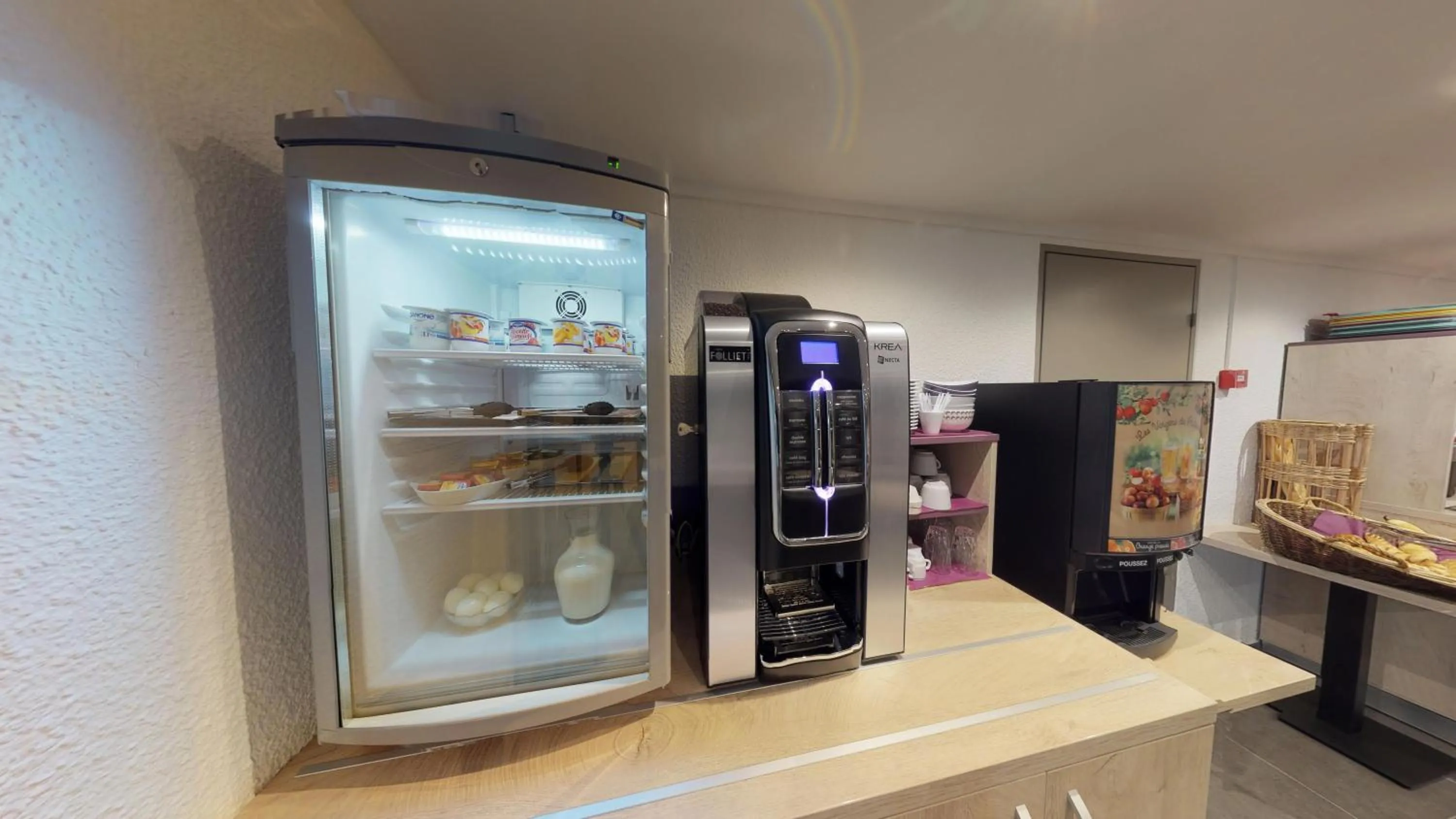 Buffet breakfast in Hôtel du stade ex Kyriad Direct Lille Est Stade Pierre Mauroy