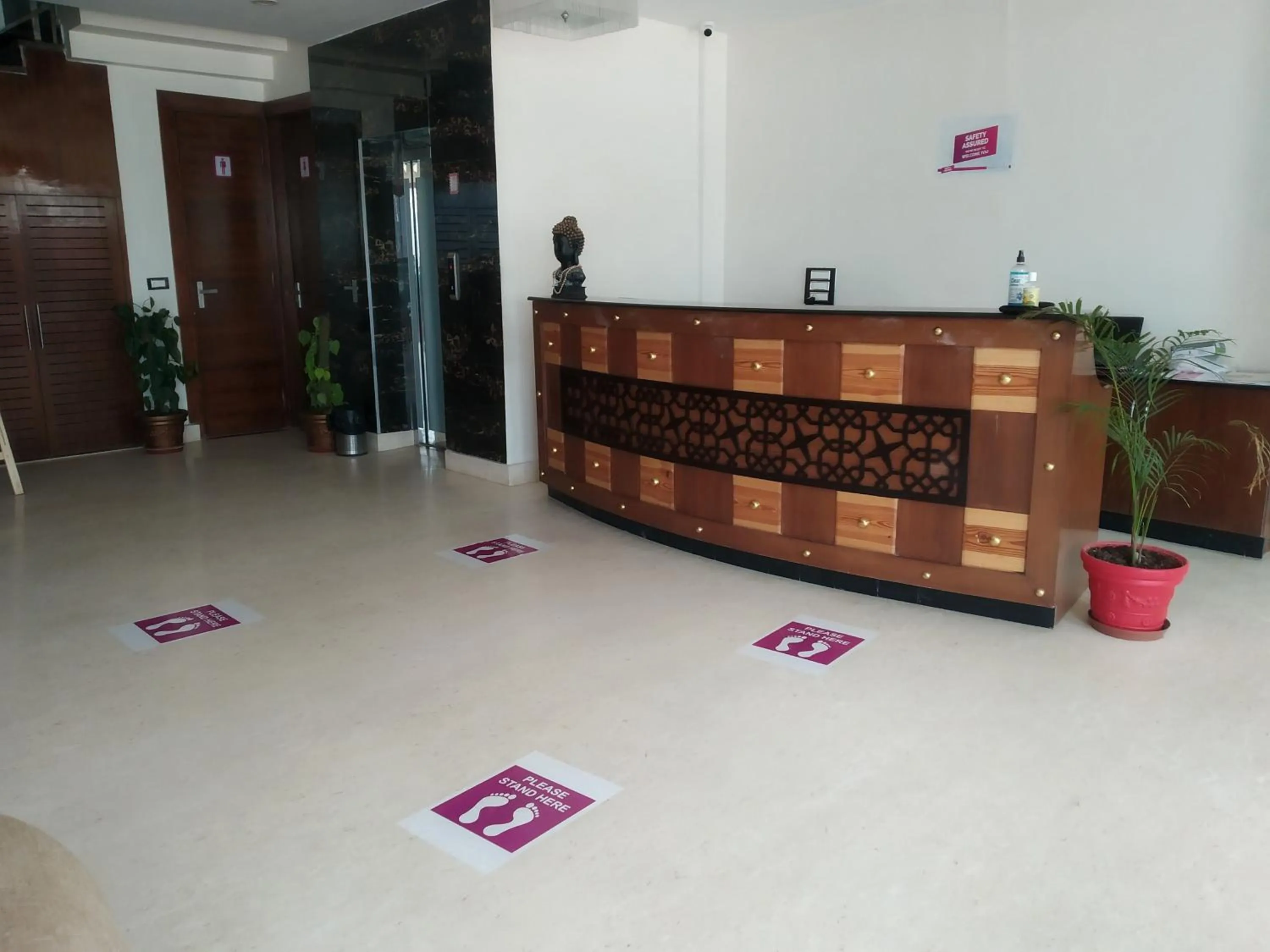 Lobby or reception in Regenta Inn On The Ganges Rishikesh