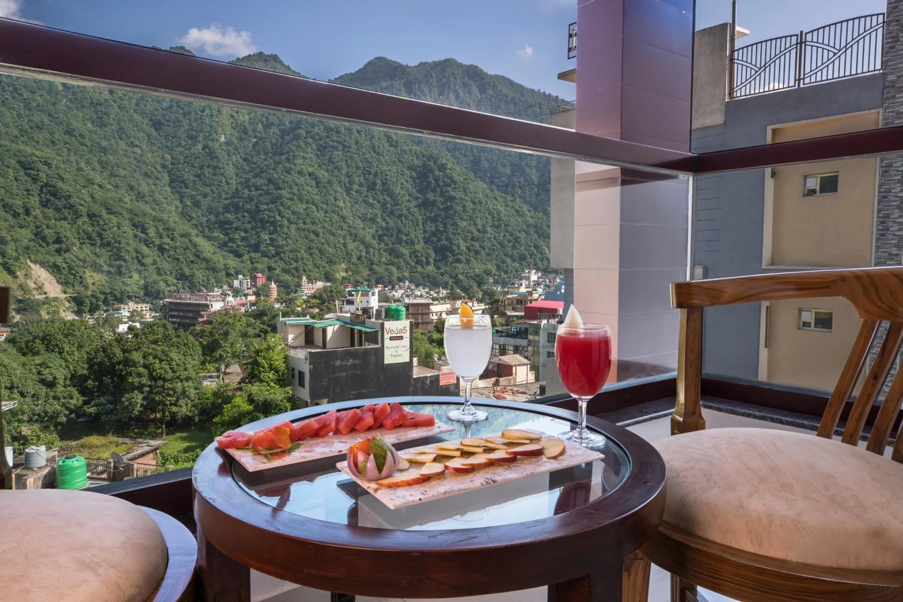 Food and drinks in Regenta Inn On The Ganges Rishikesh