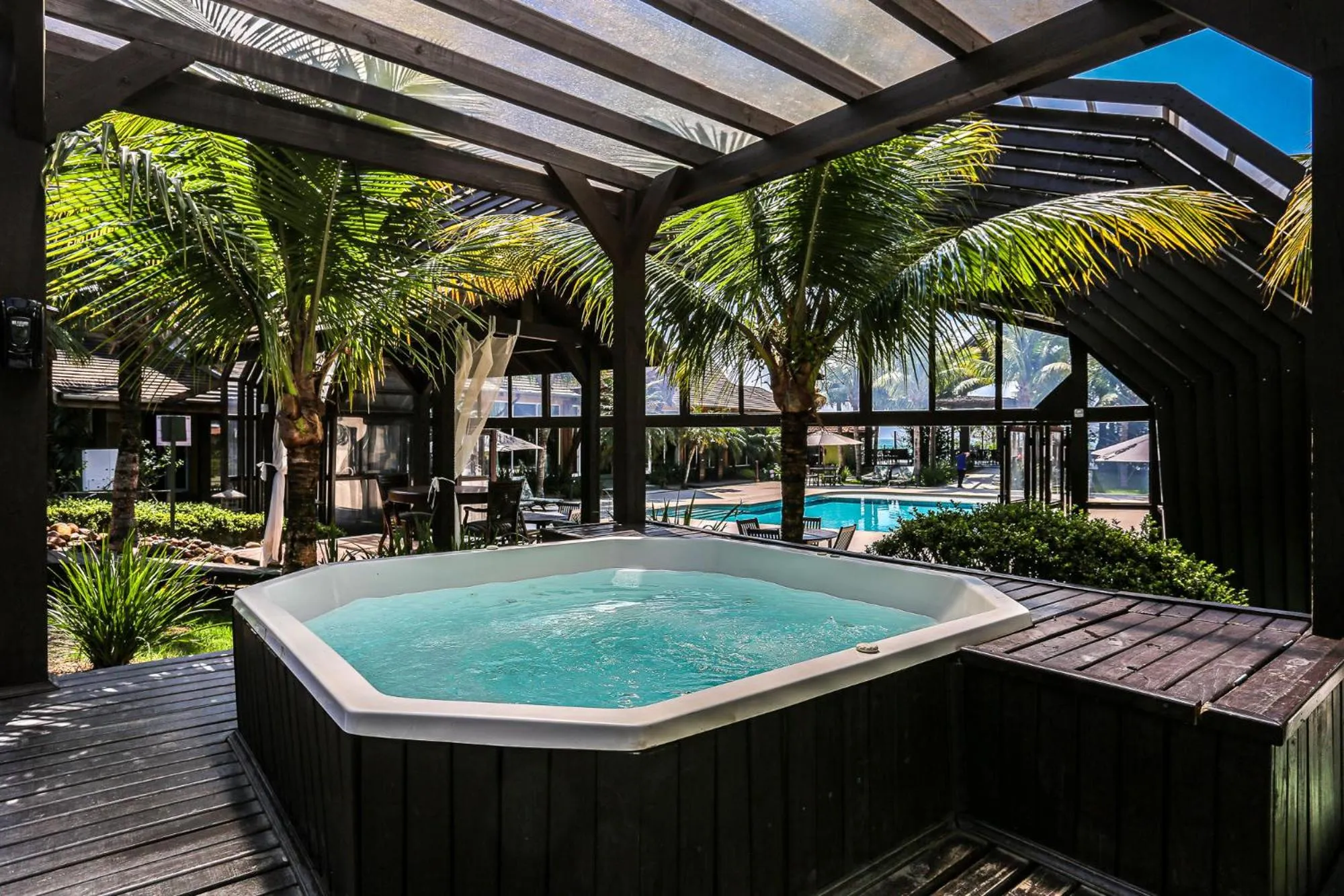 Hot Tub in Estaleiro Guest House