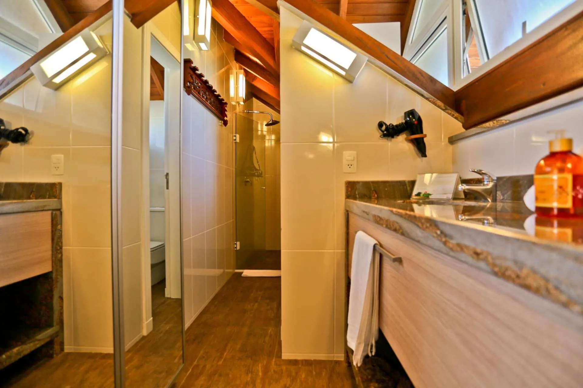 Bathroom in Estaleiro Guest House