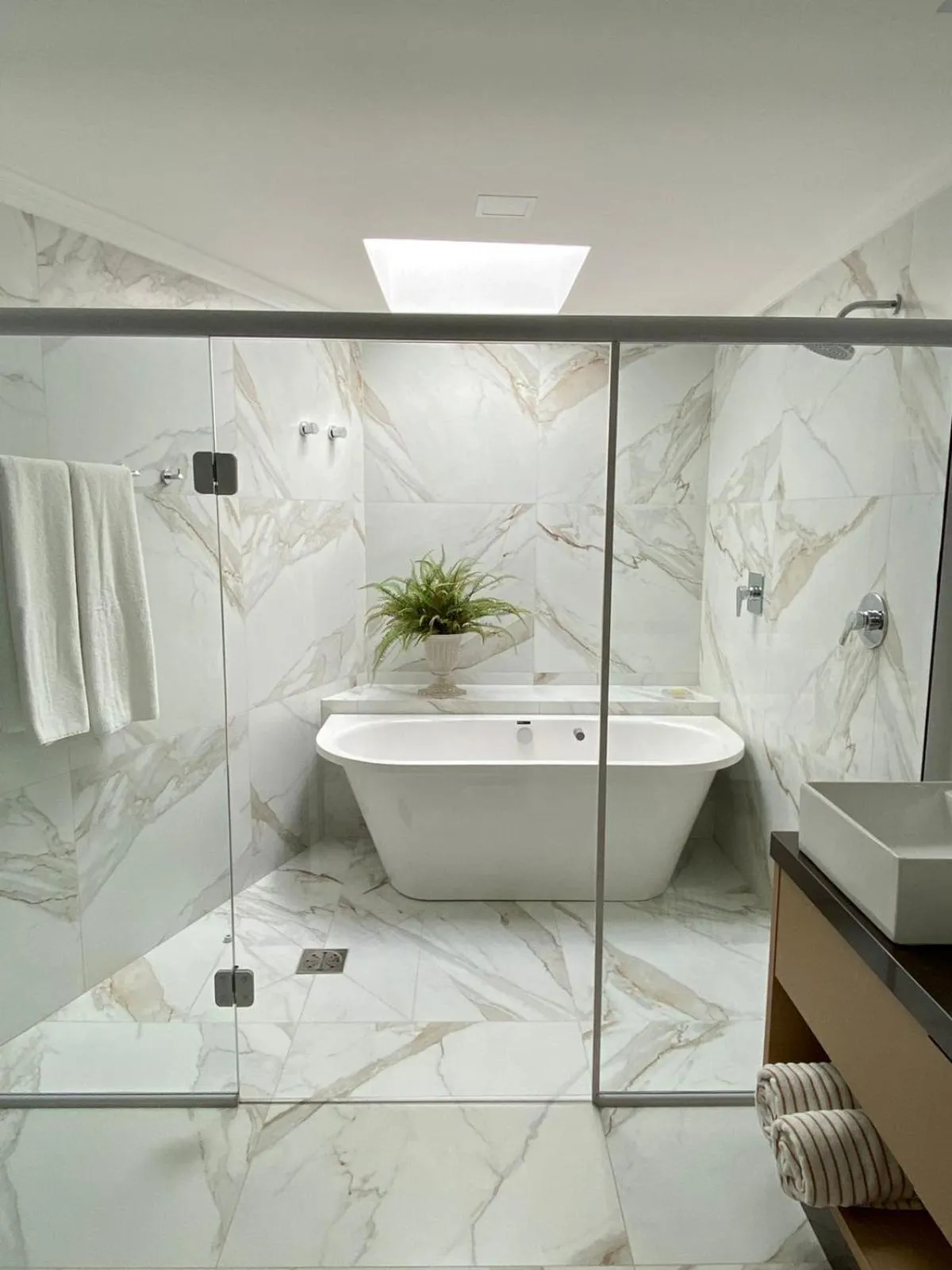 Bathroom in Estaleiro Guest House