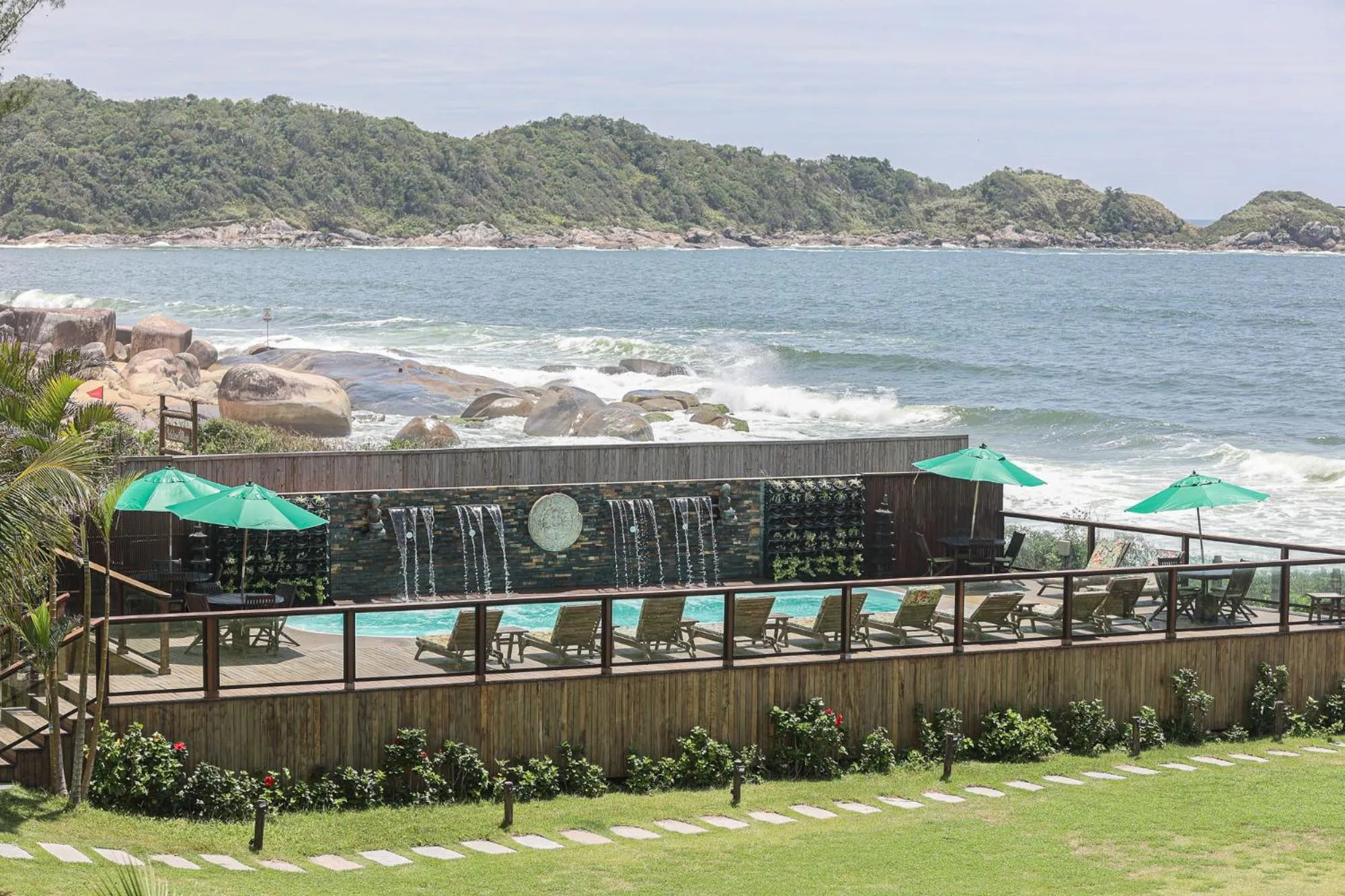 Natural landscape in Estaleiro Guest House