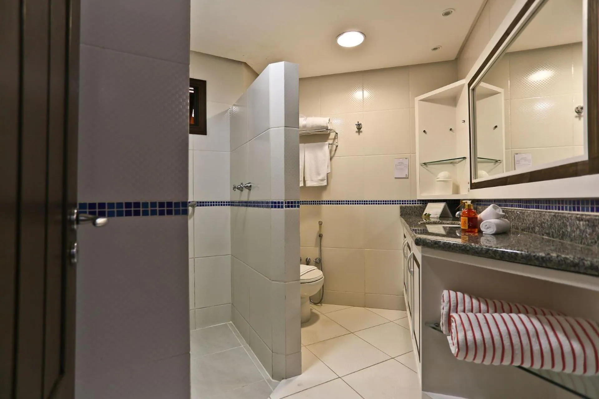 Bathroom in Estaleiro Guest House