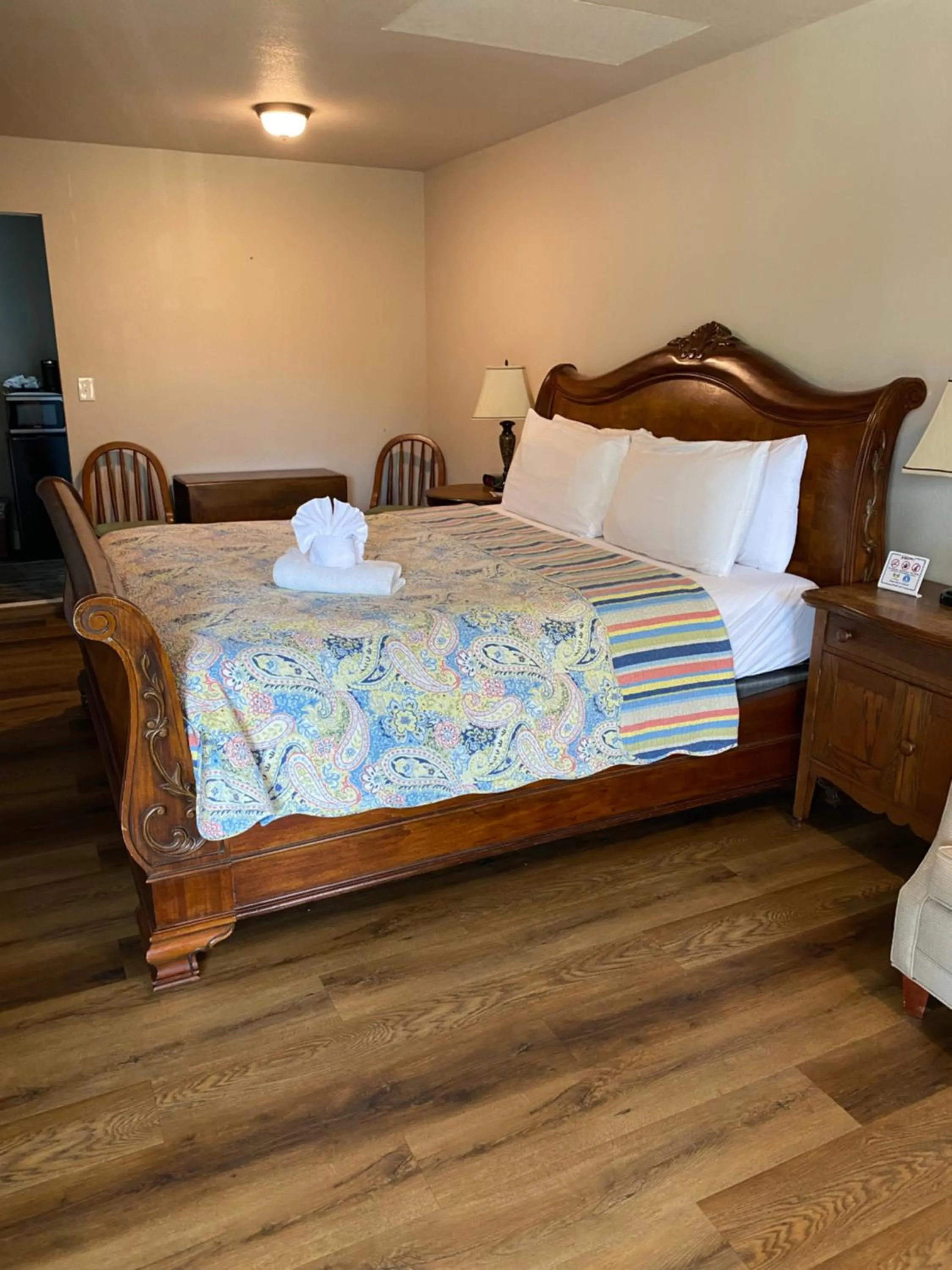 Bed in Scarborough Inn