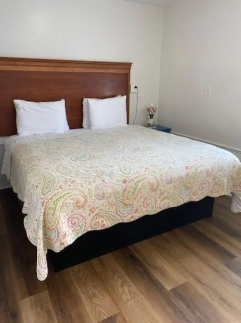 Bed in Scarborough Inn