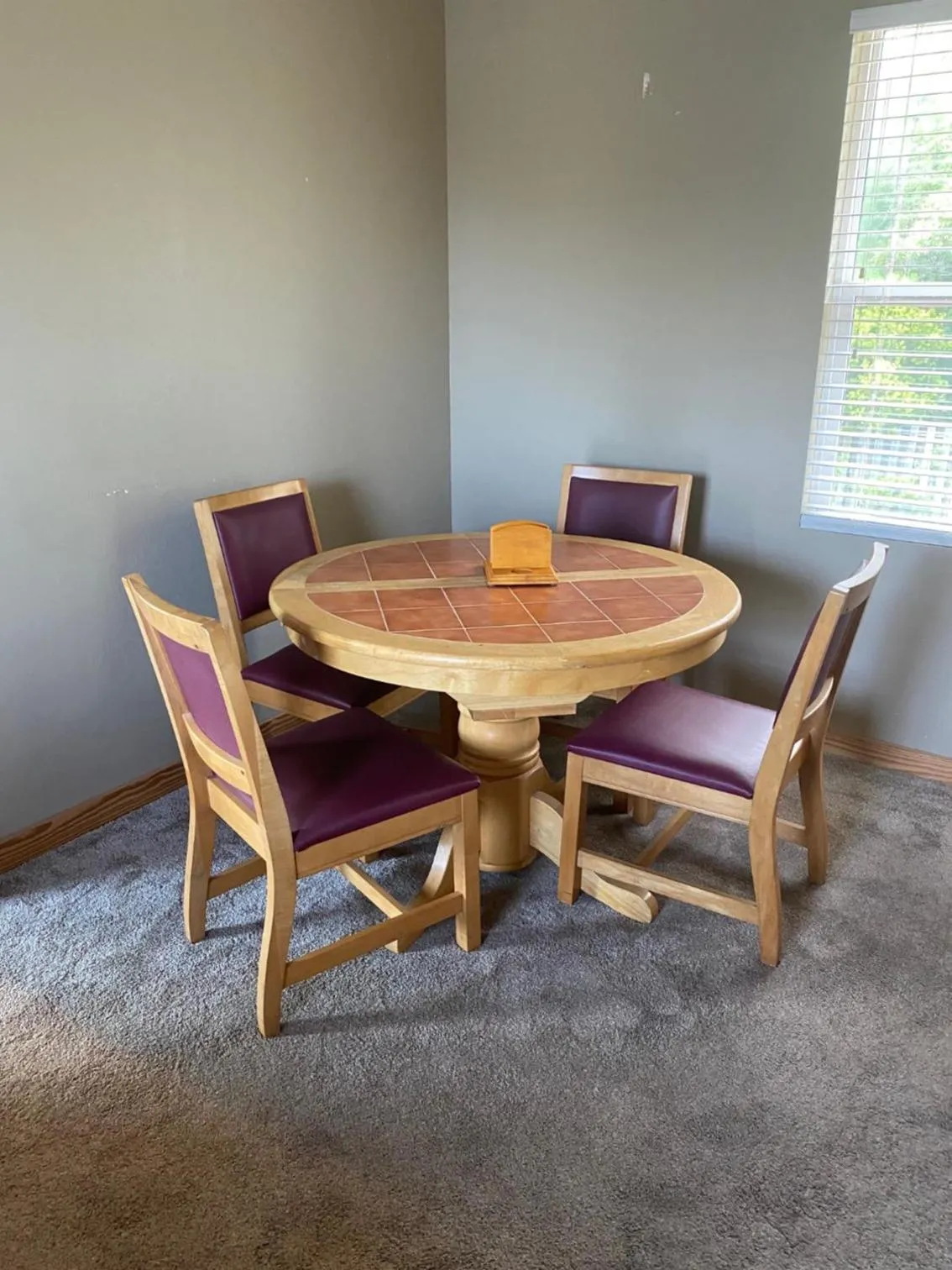 Dining area in Scarborough Inn