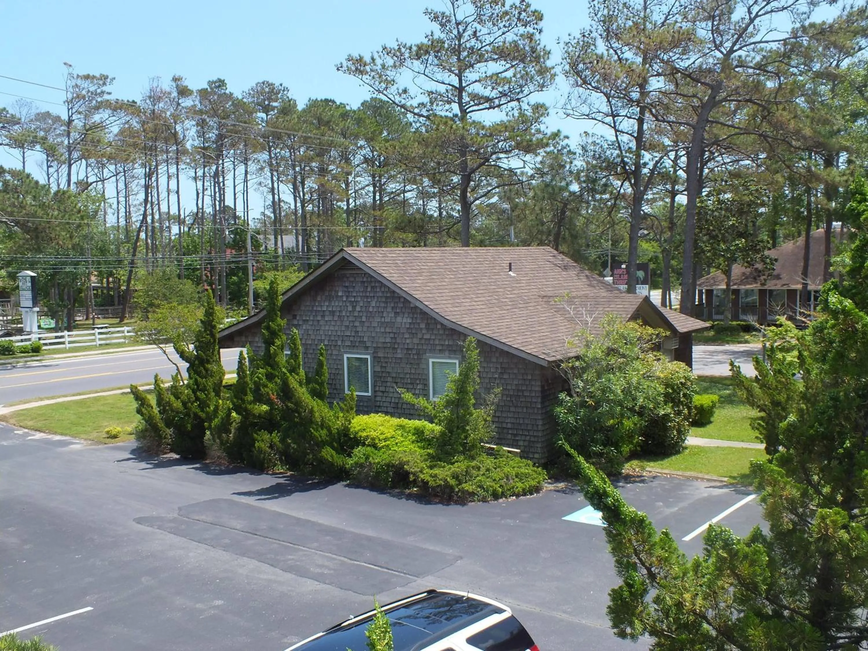 Facade/entrance in Scarborough Inn
