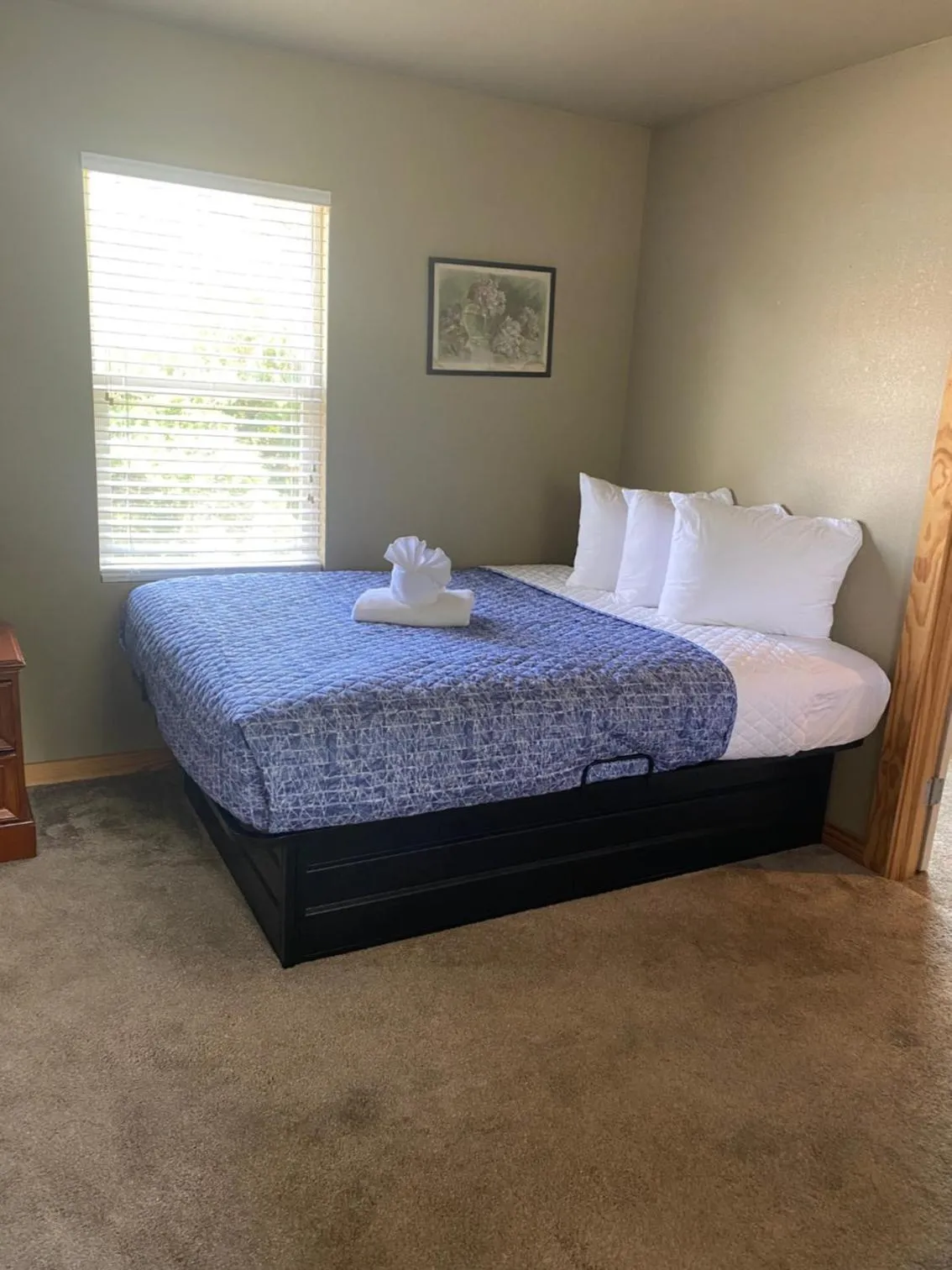 Bed in Scarborough Inn