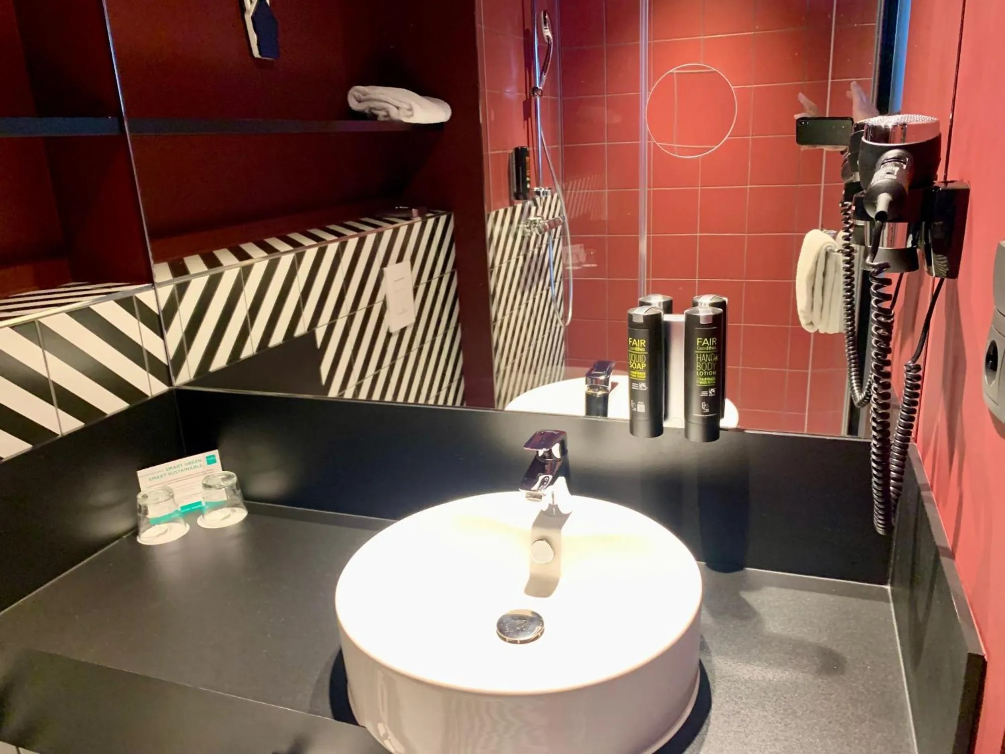 Bathroom in LEGERE EXPRESS Leipzig