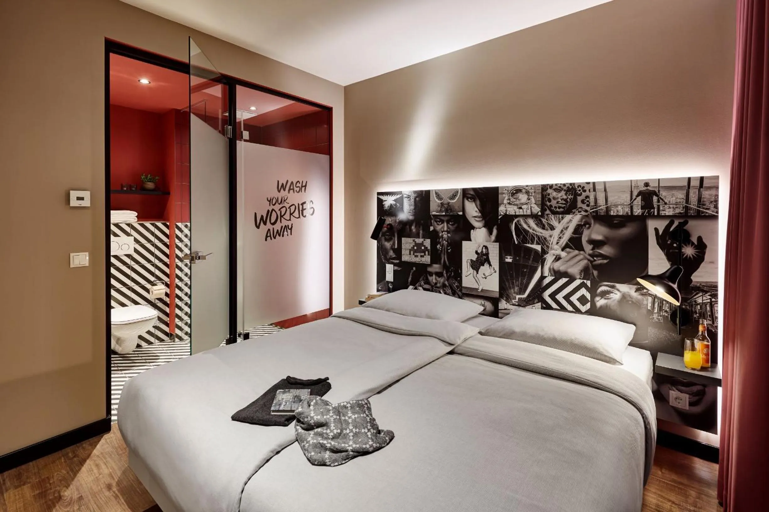 Shower, Bed in LEGERE EXPRESS Leipzig