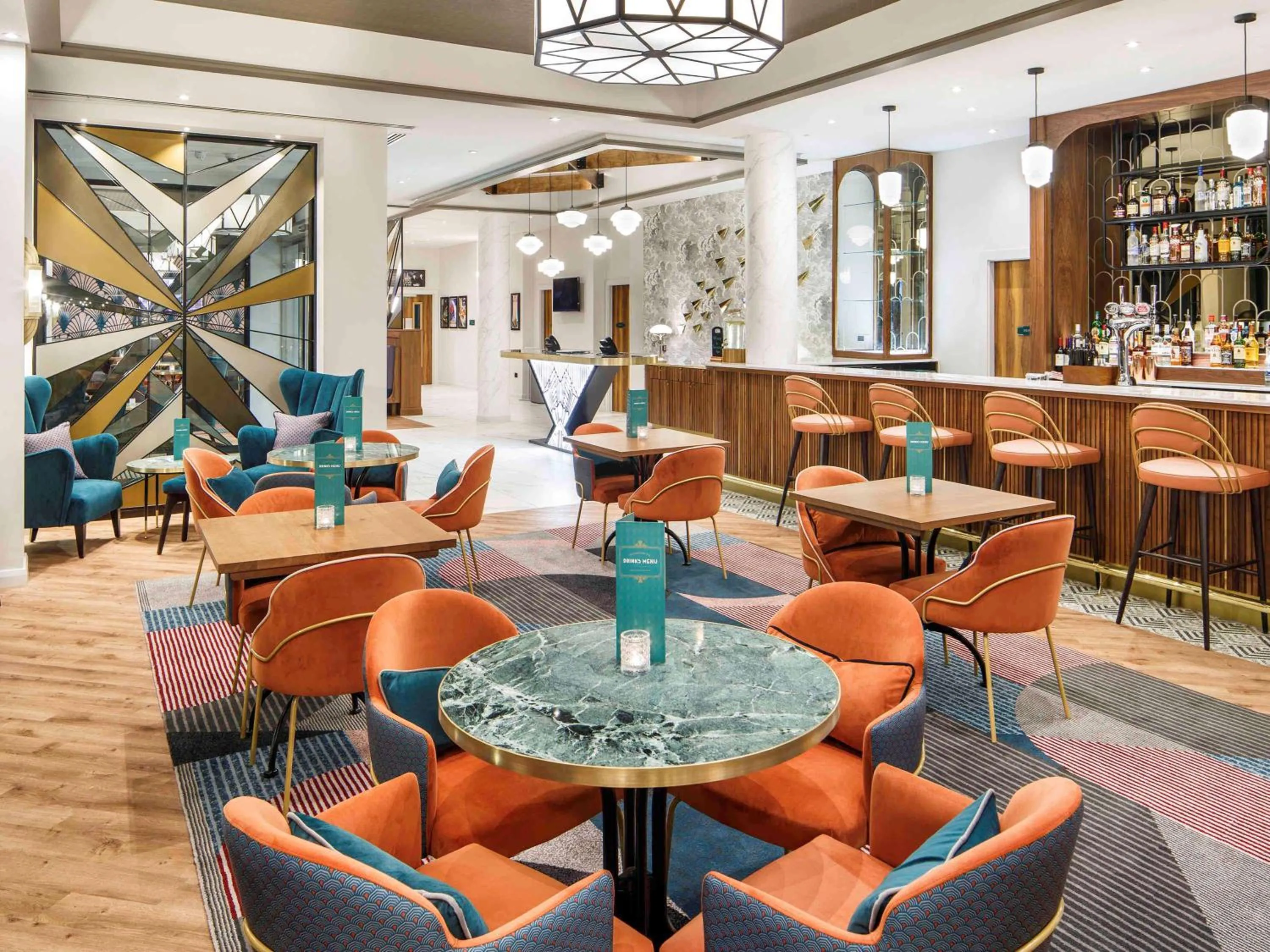 Lounge or bar, Restaurant/Places to Eat in IBIS STYLES London Heathrow East