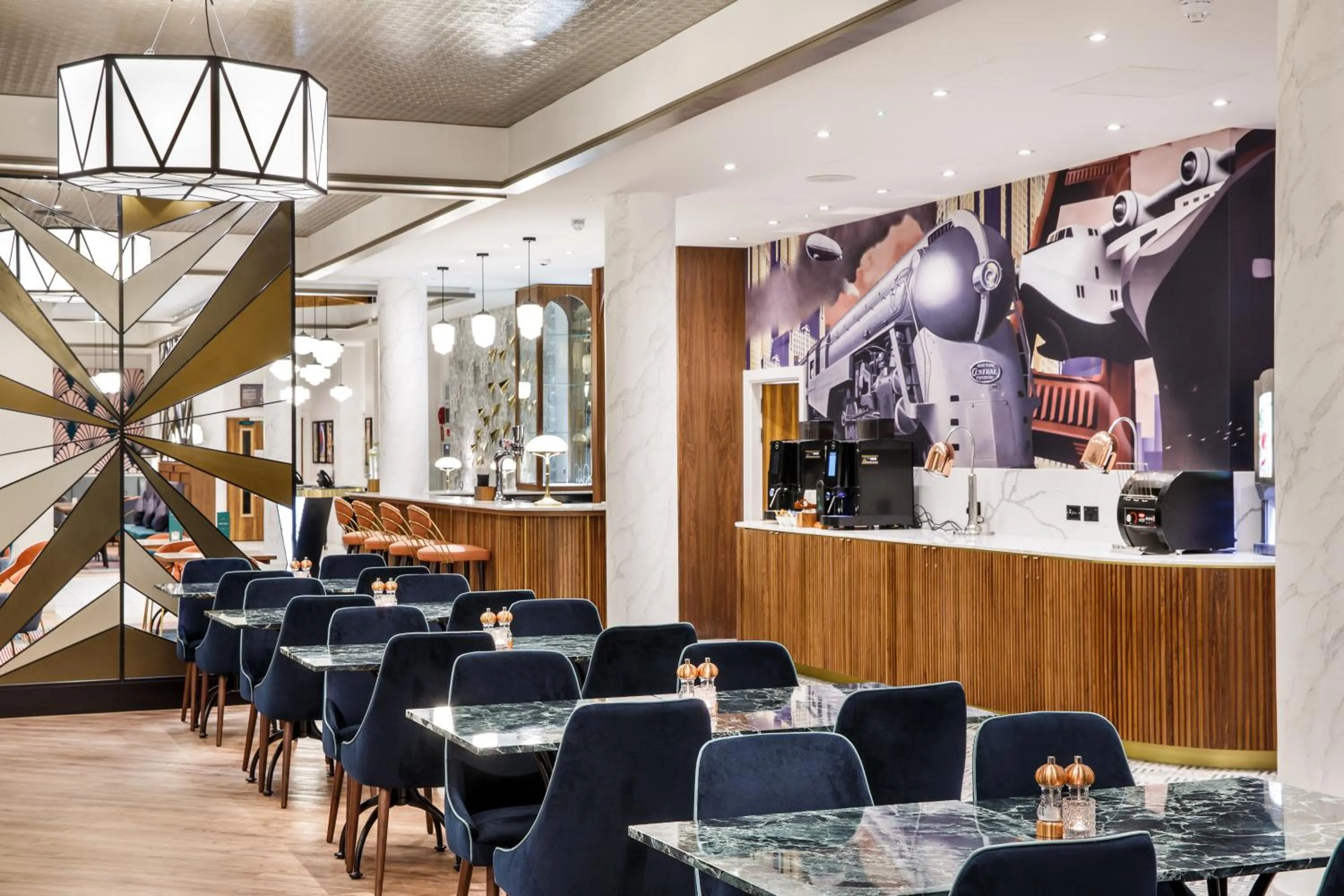 Restaurant/places to eat in IBIS STYLES London Heathrow East