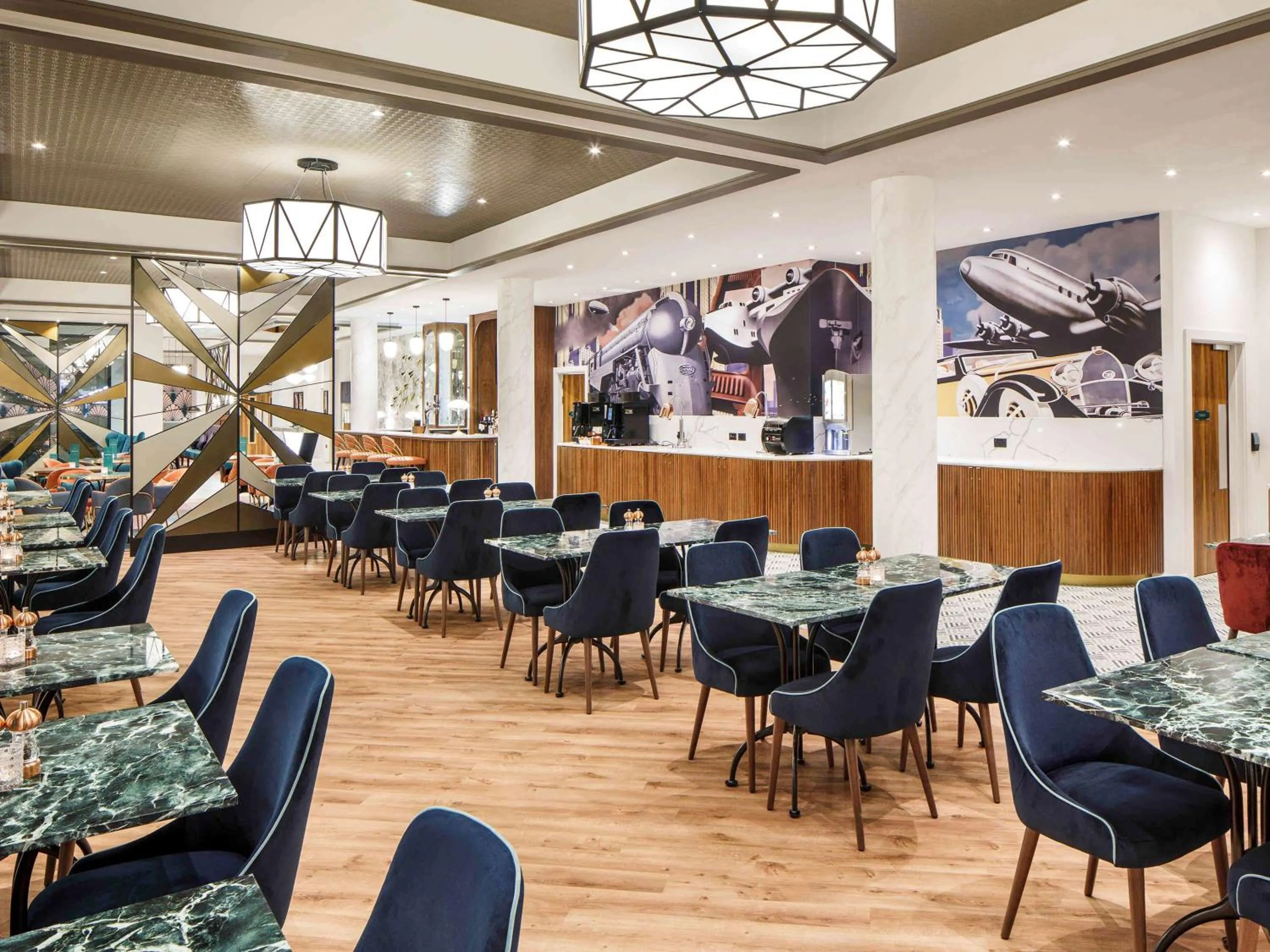 Restaurant/Places to Eat in IBIS STYLES London Heathrow East