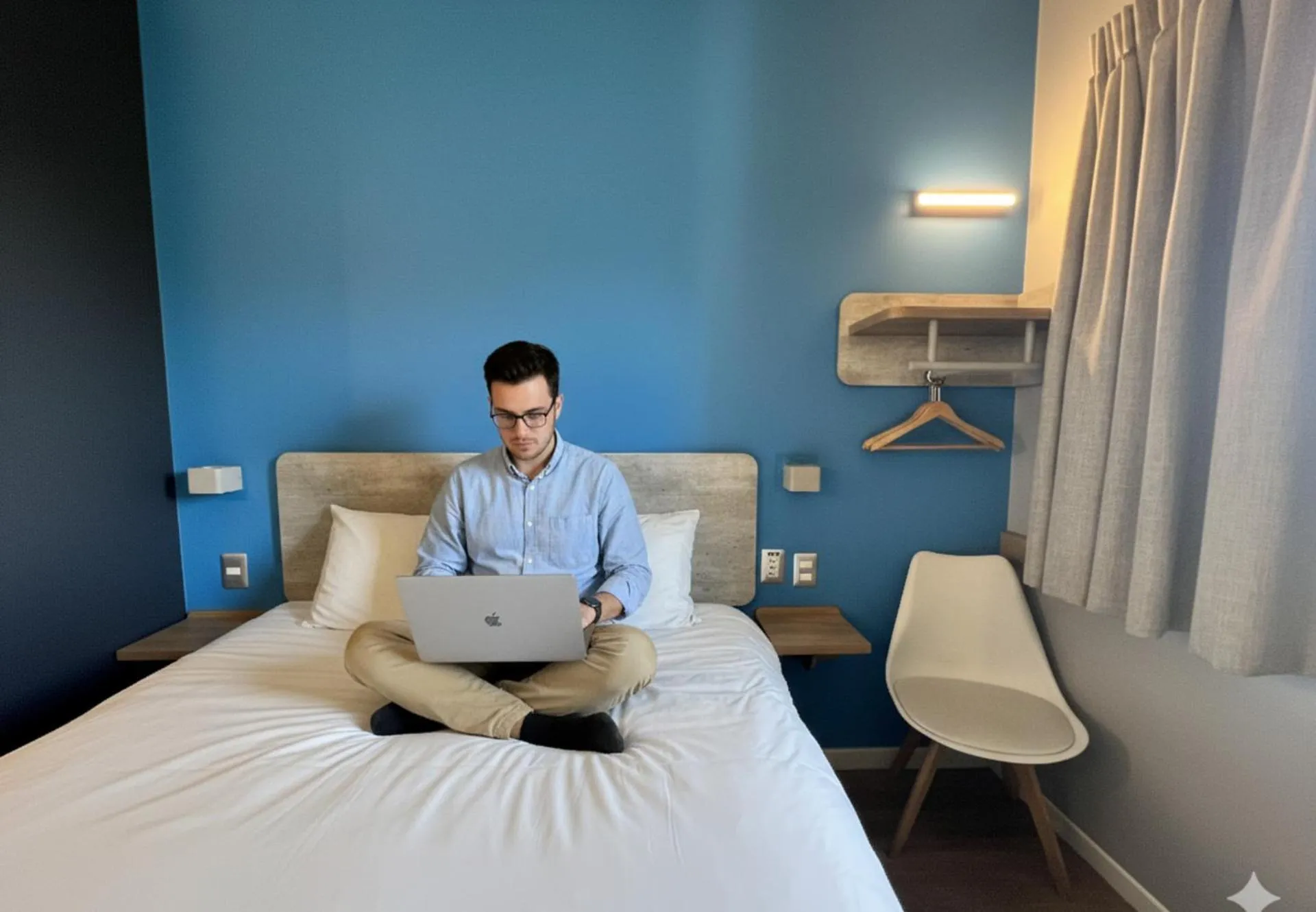 People, Bed in ibis budget Santiago Providencia