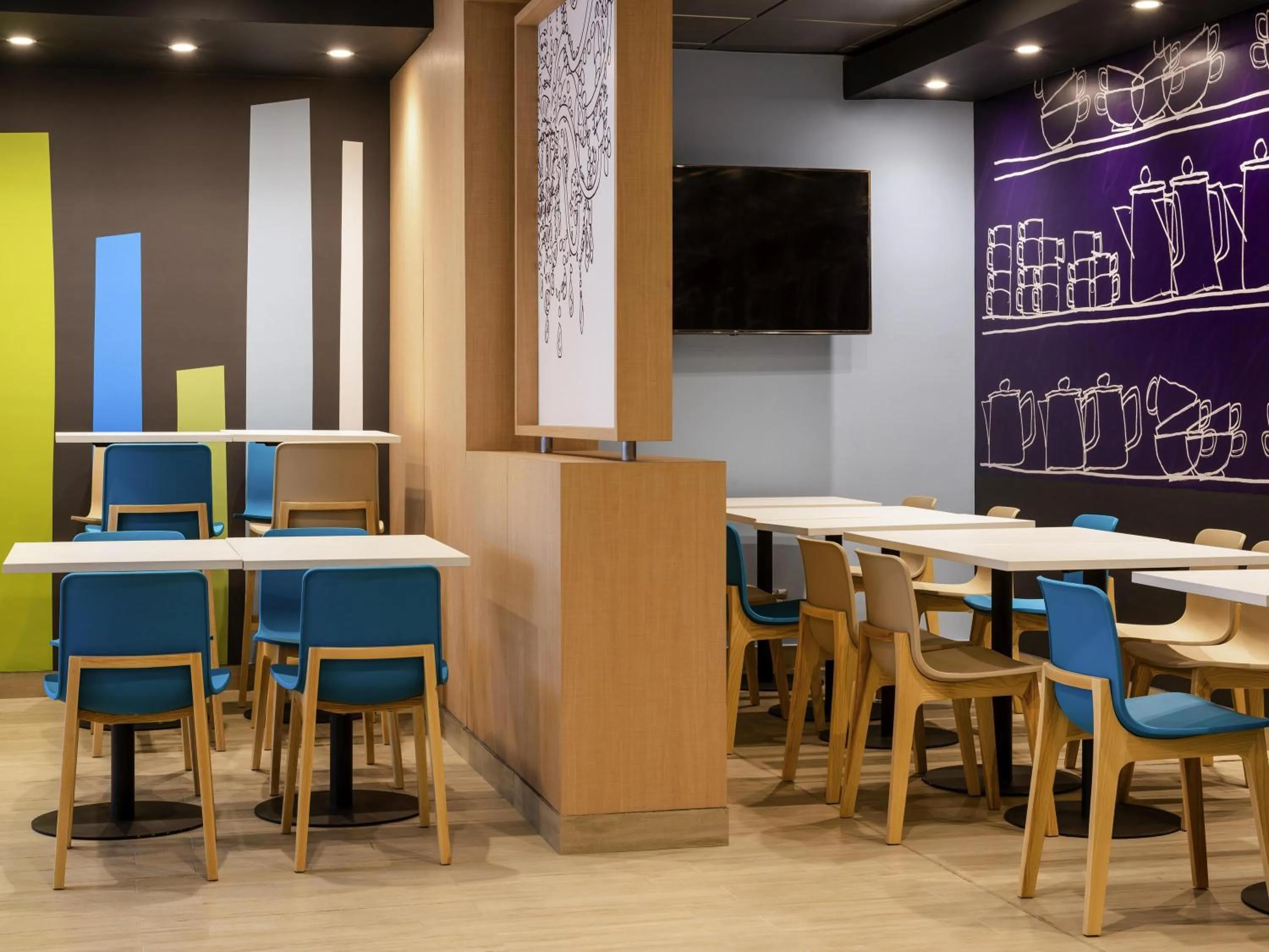 Restaurant/places to eat in ibis budget Santiago Providencia