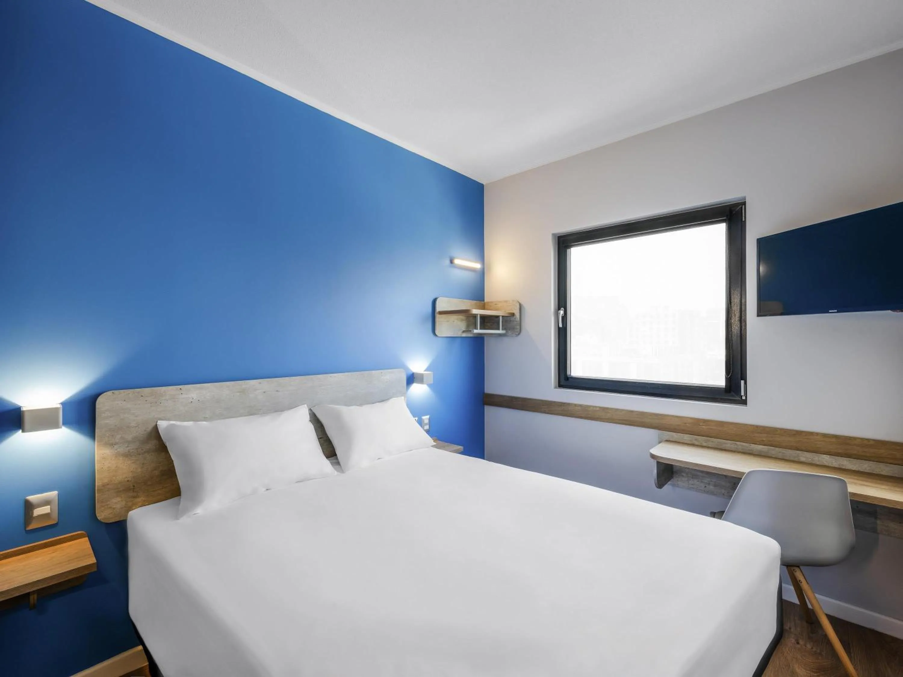Bedroom, Bed in ibis budget Santiago Providencia