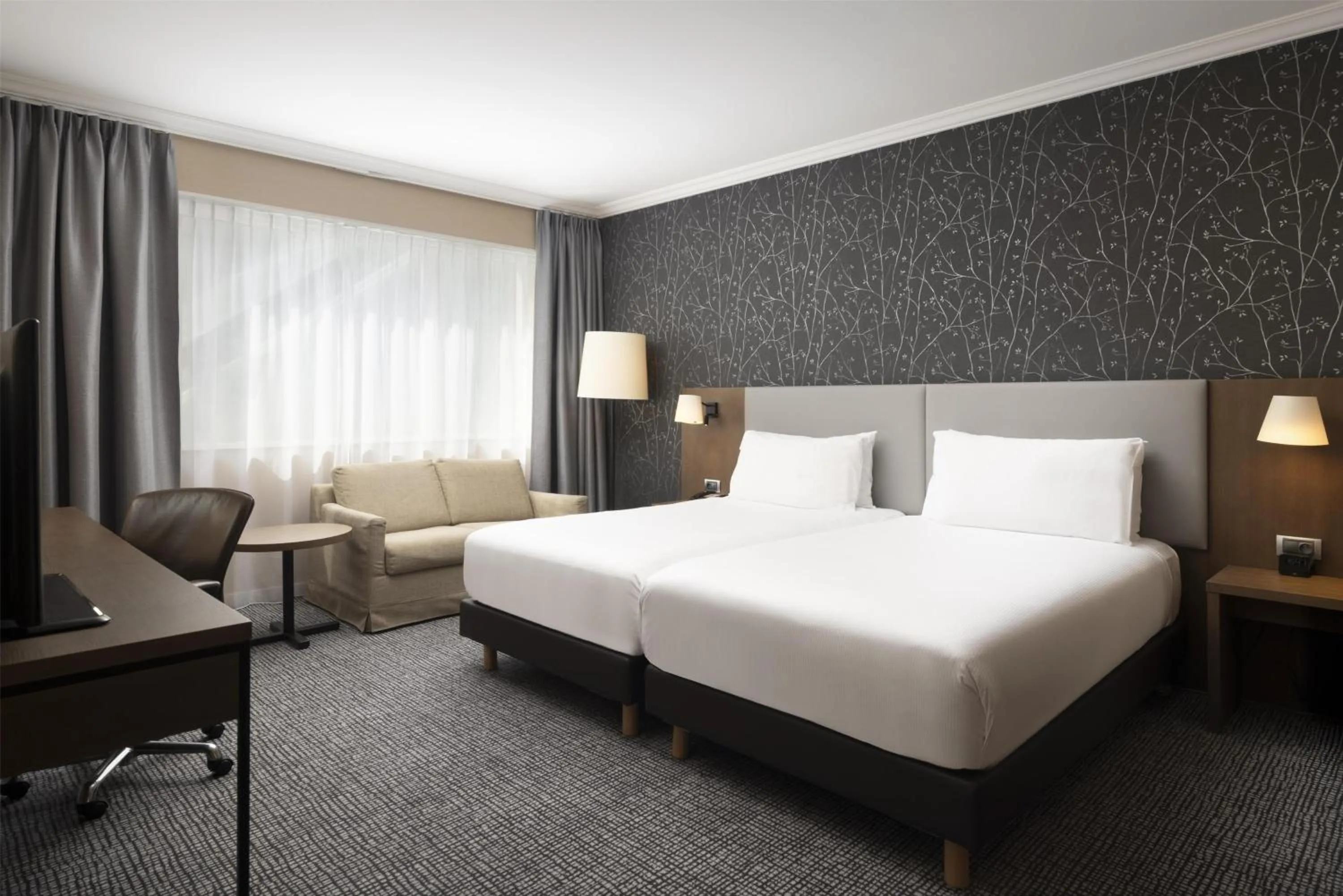 Bed in Hilton Paris Charles De Gaulle Airport