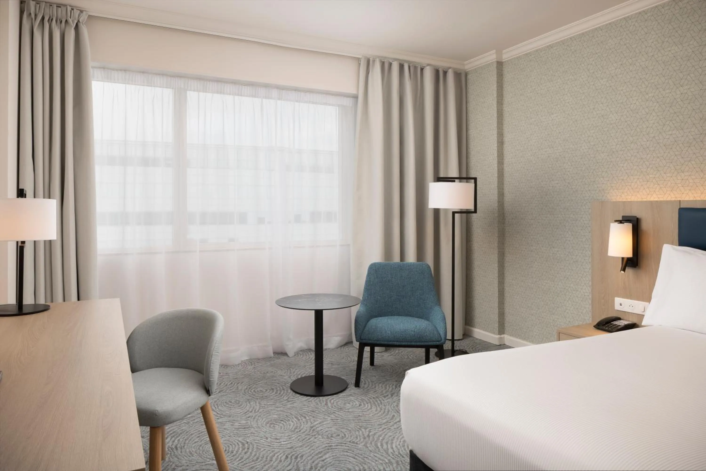 Bedroom, Bed in Hilton Paris Charles De Gaulle Airport