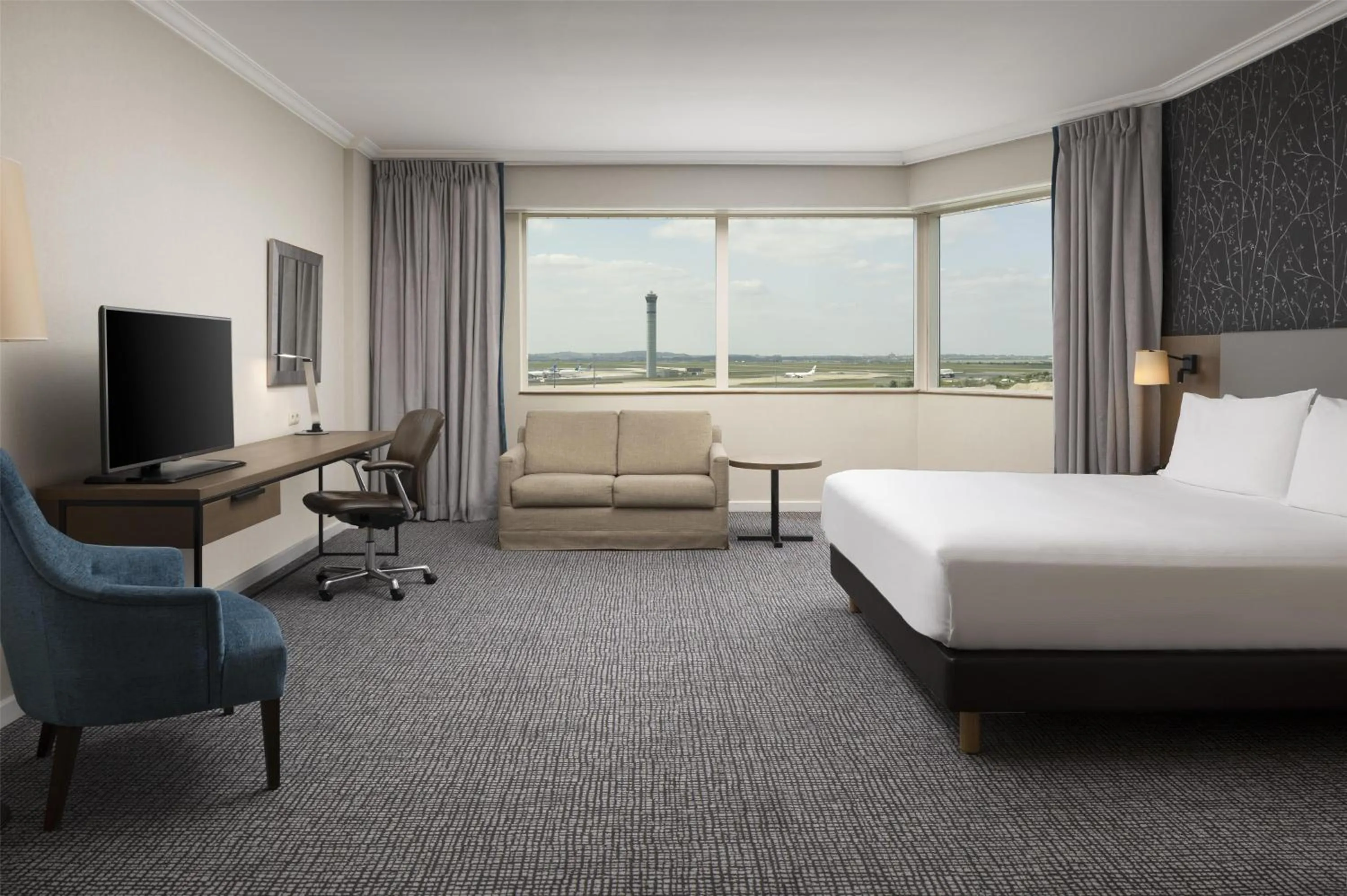 Bed in Hilton Paris Charles De Gaulle Airport