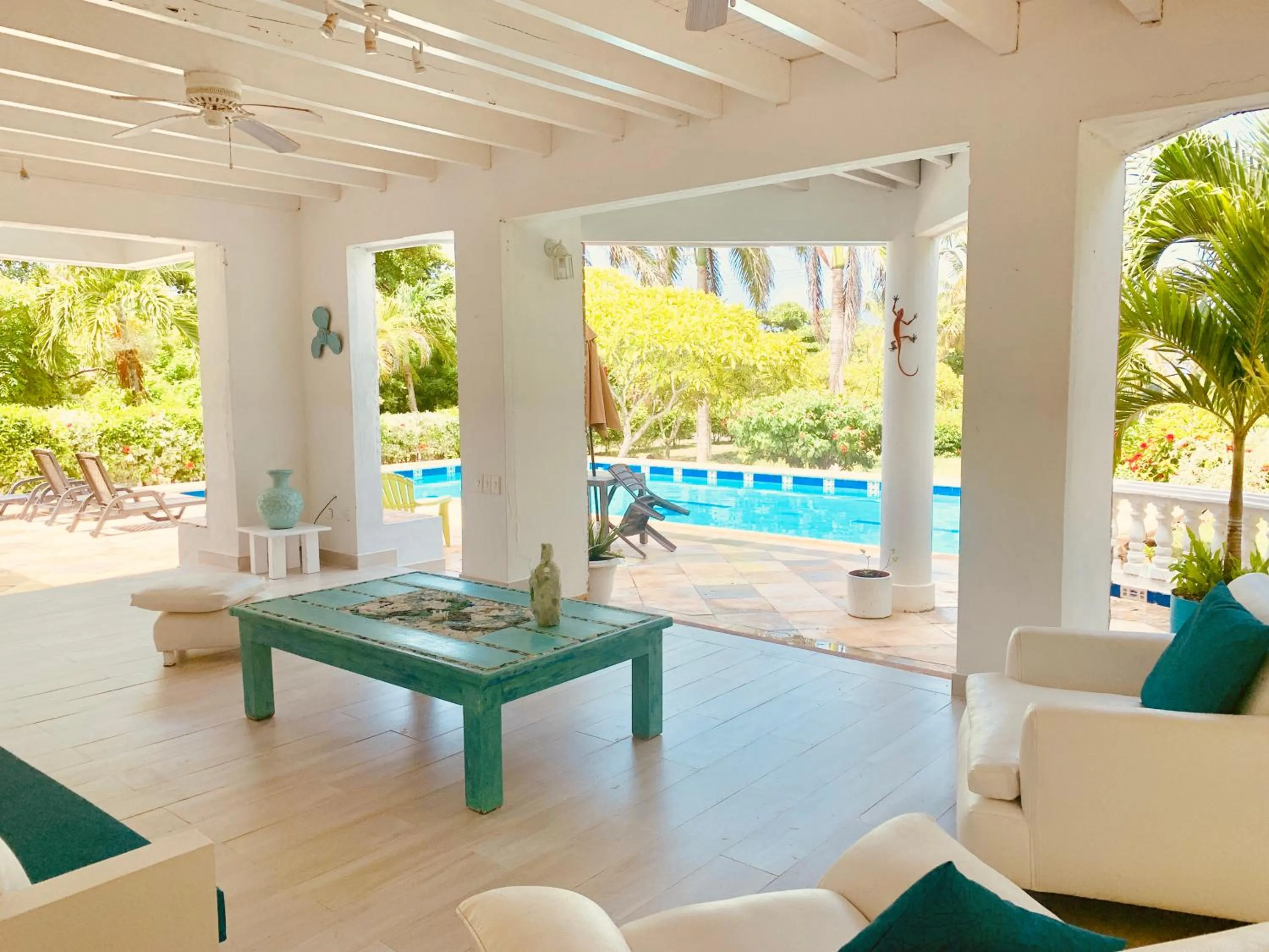 Facility for disabled guests in Casa de las Flores tropical