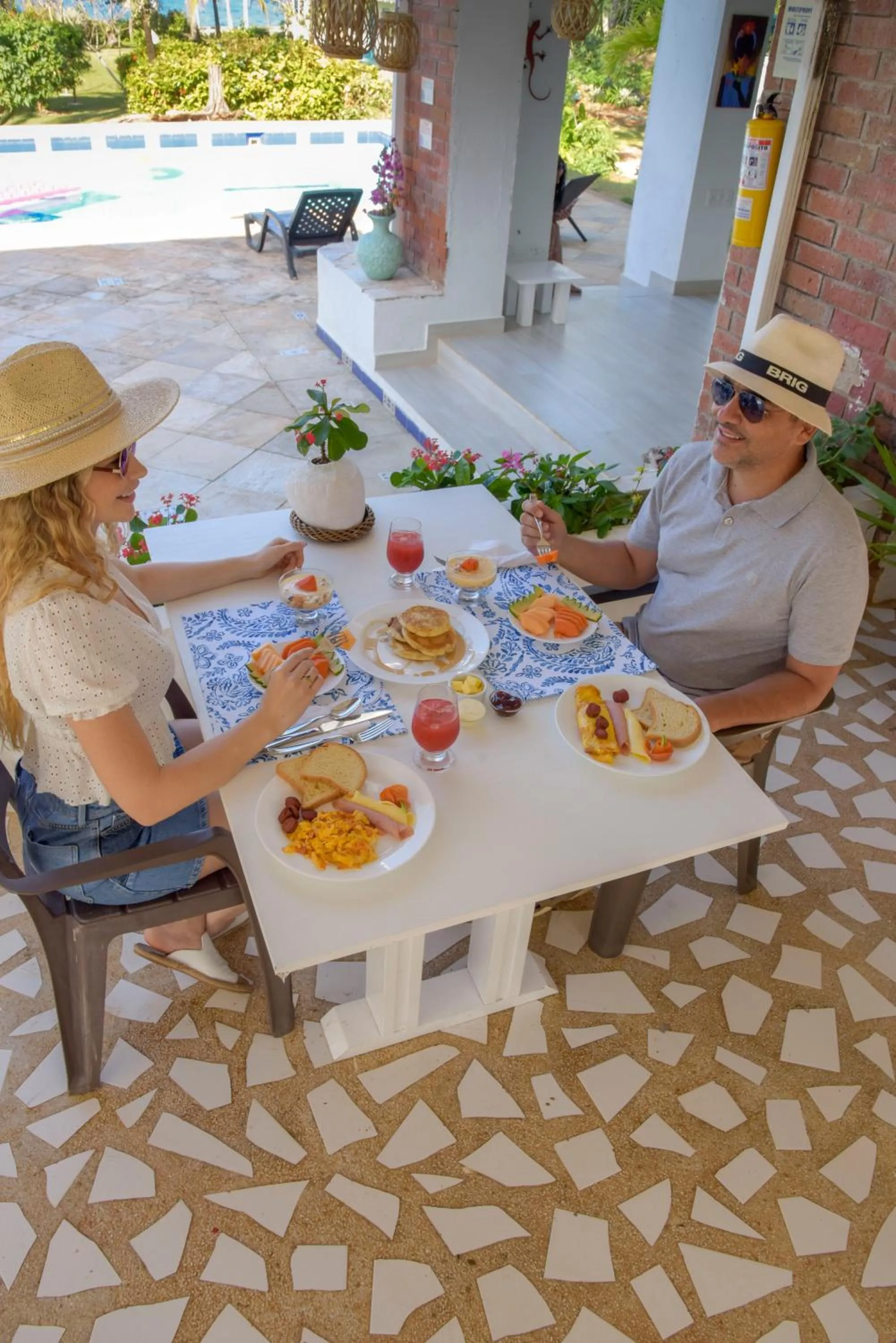 Food and drinks in Casa de las Flores tropical