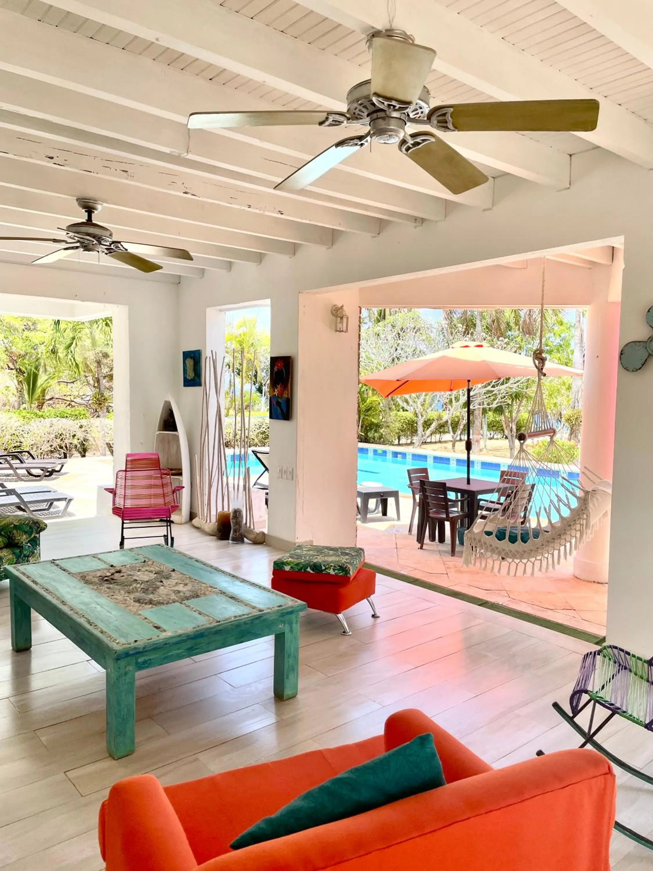 Living room in Casa de las Flores tropical