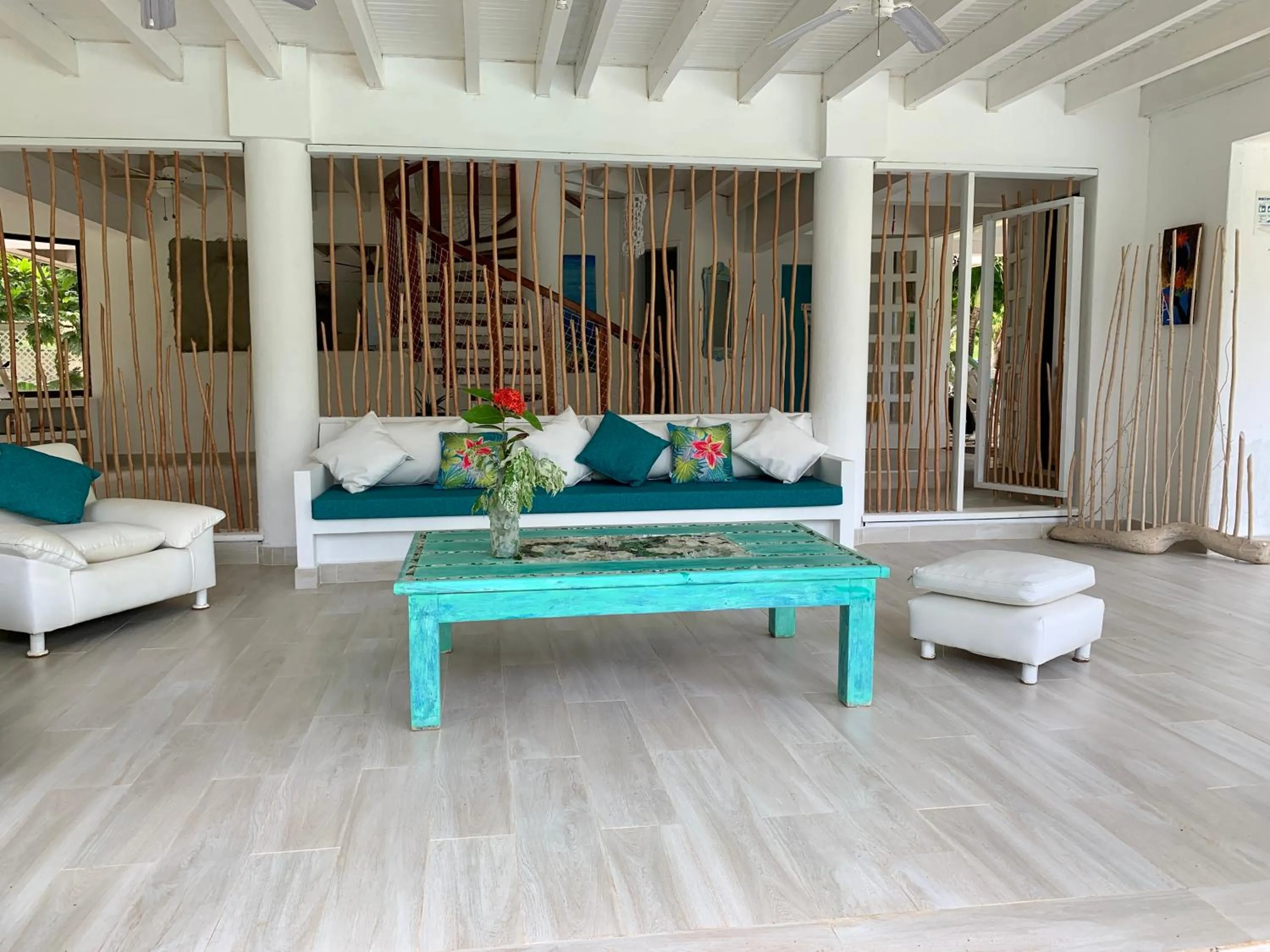 Living room in Casa de las Flores tropical