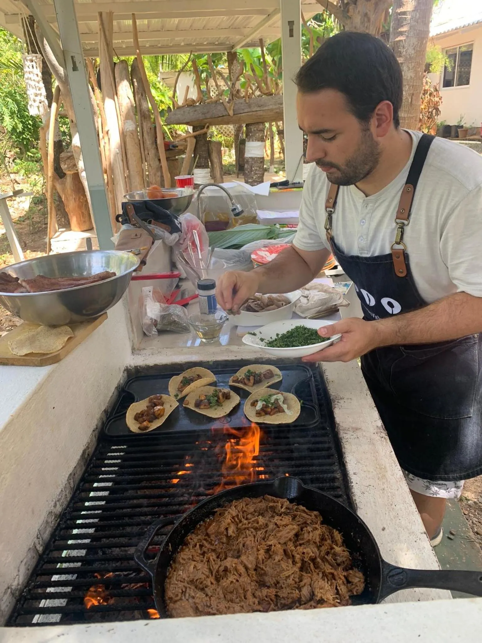 BBQ facilities in Casa de las Flores tropical