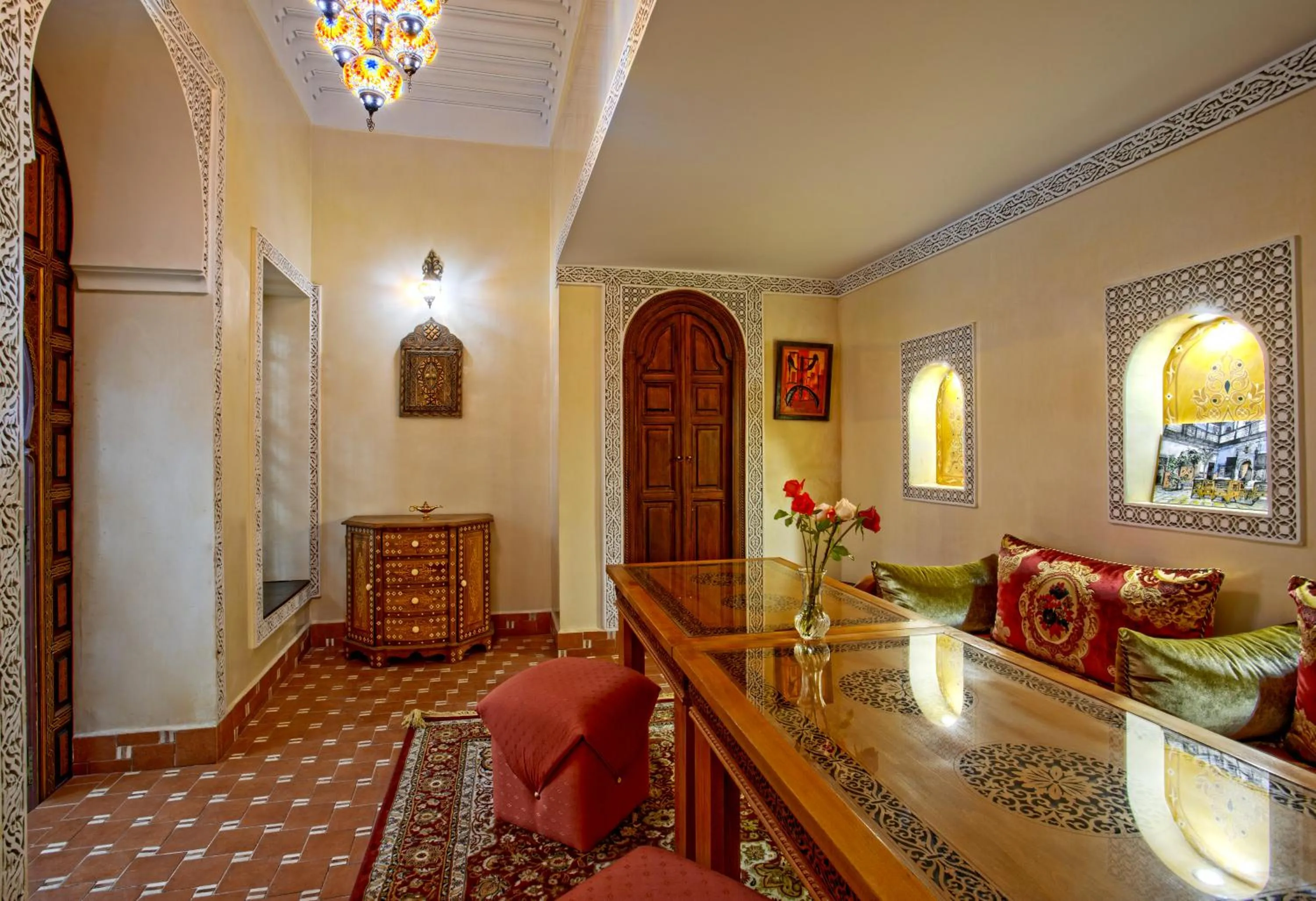 Restaurant/places to eat in Riad Al Jana