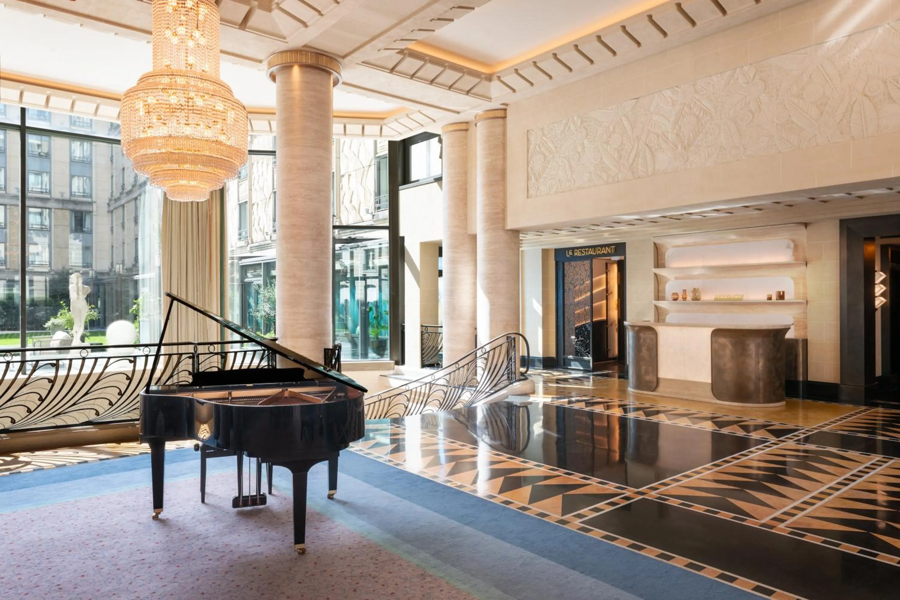 Lobby or reception in L'Hôtel du Collectionneur Paris