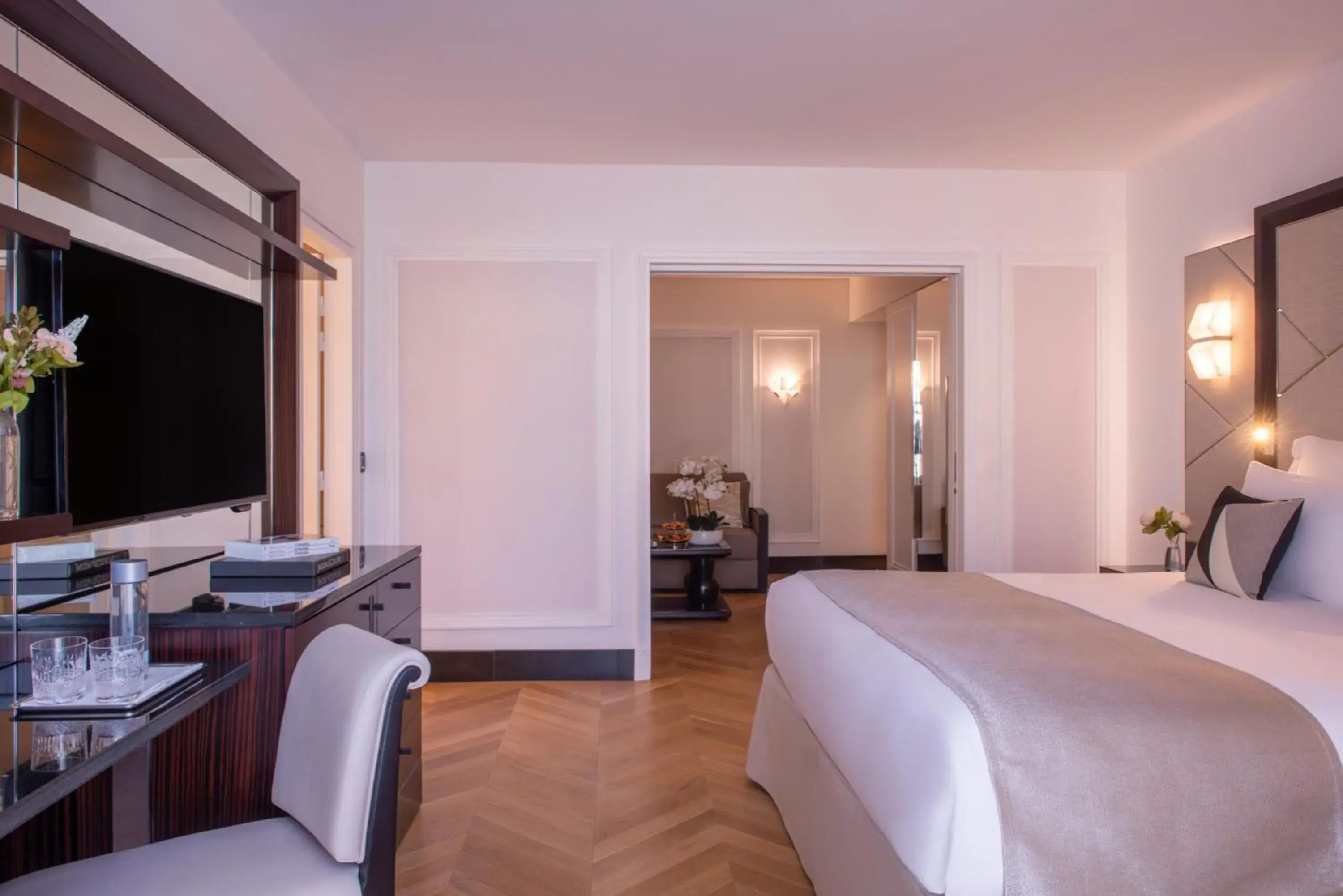 Classic Suite in L'Hôtel du Collectionneur Paris Classic Suite in L'Hôtel du Collectionneur Paris