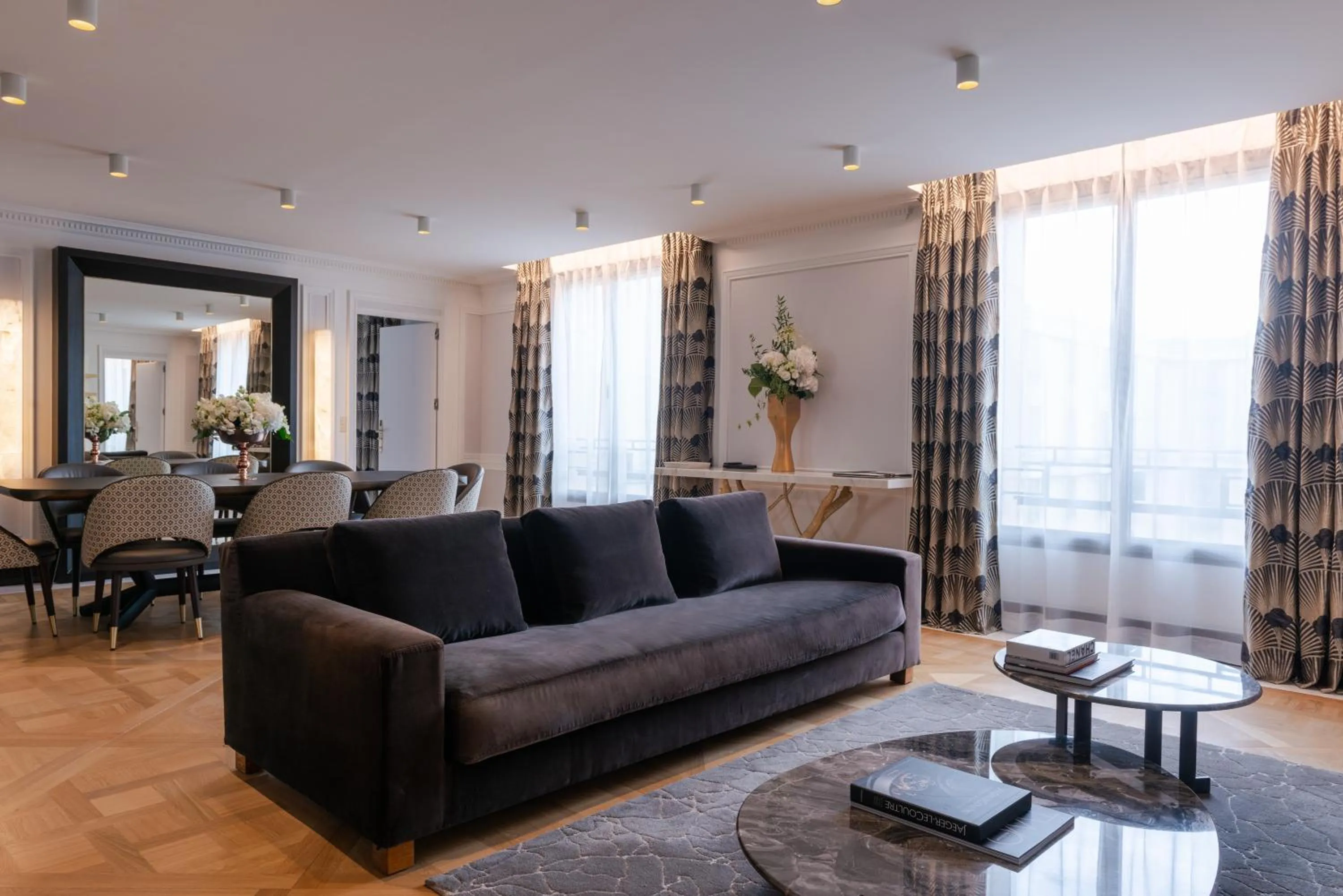 Living room in L'Hôtel du Collectionneur Paris