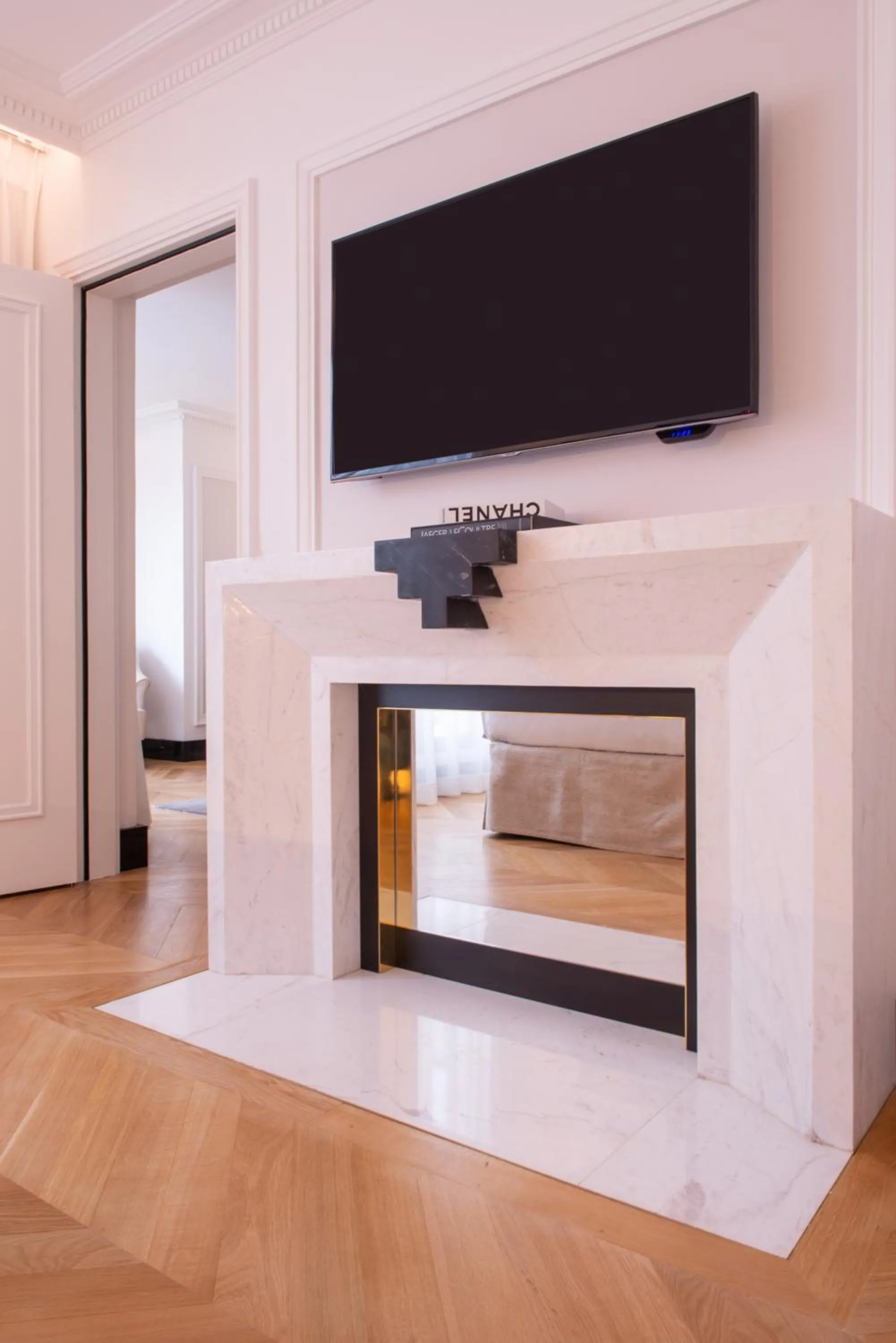 Living room in L'Hôtel du Collectionneur Paris