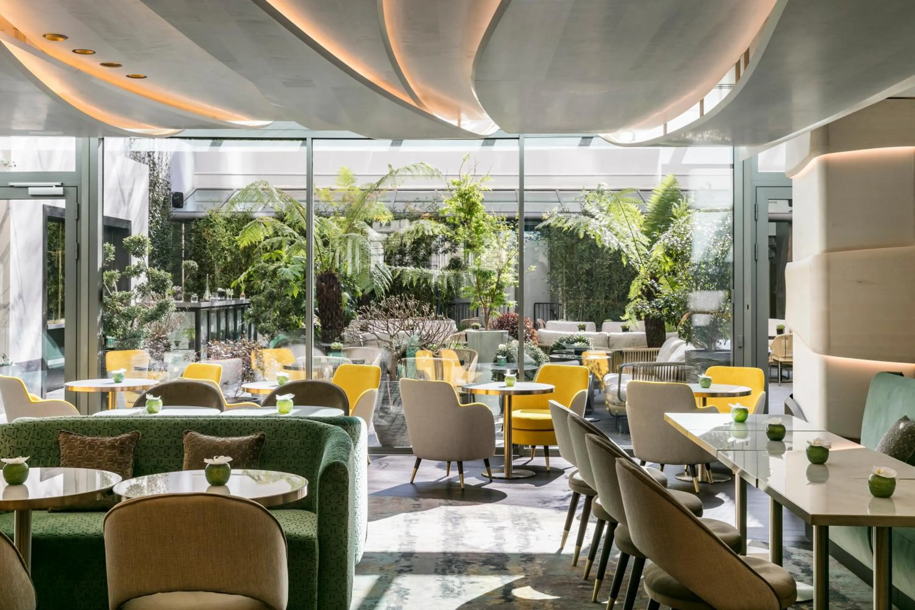 Restaurant/places to eat in L'Hôtel du Collectionneur Paris