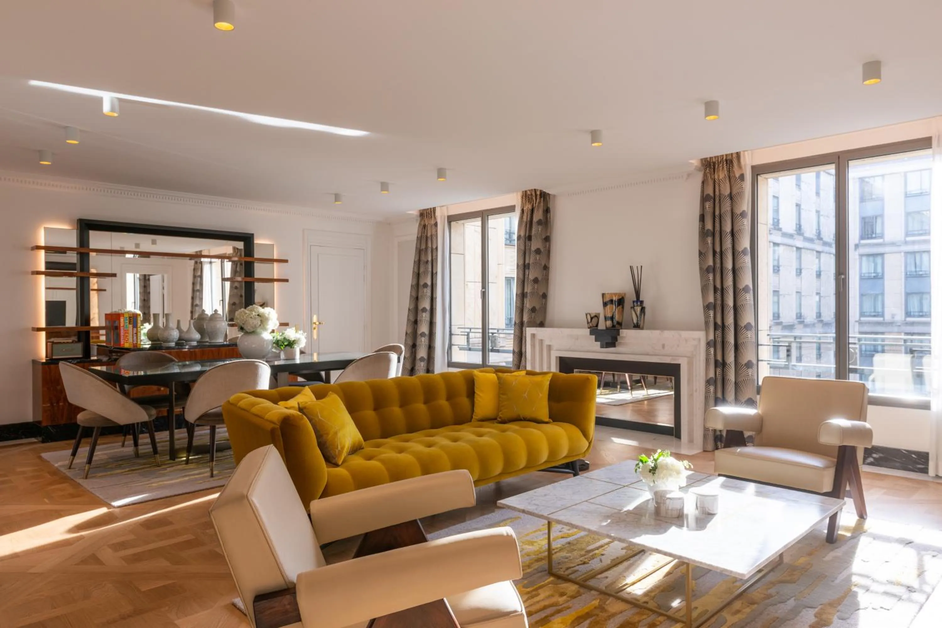 Living room in L'Hôtel du Collectionneur Paris
