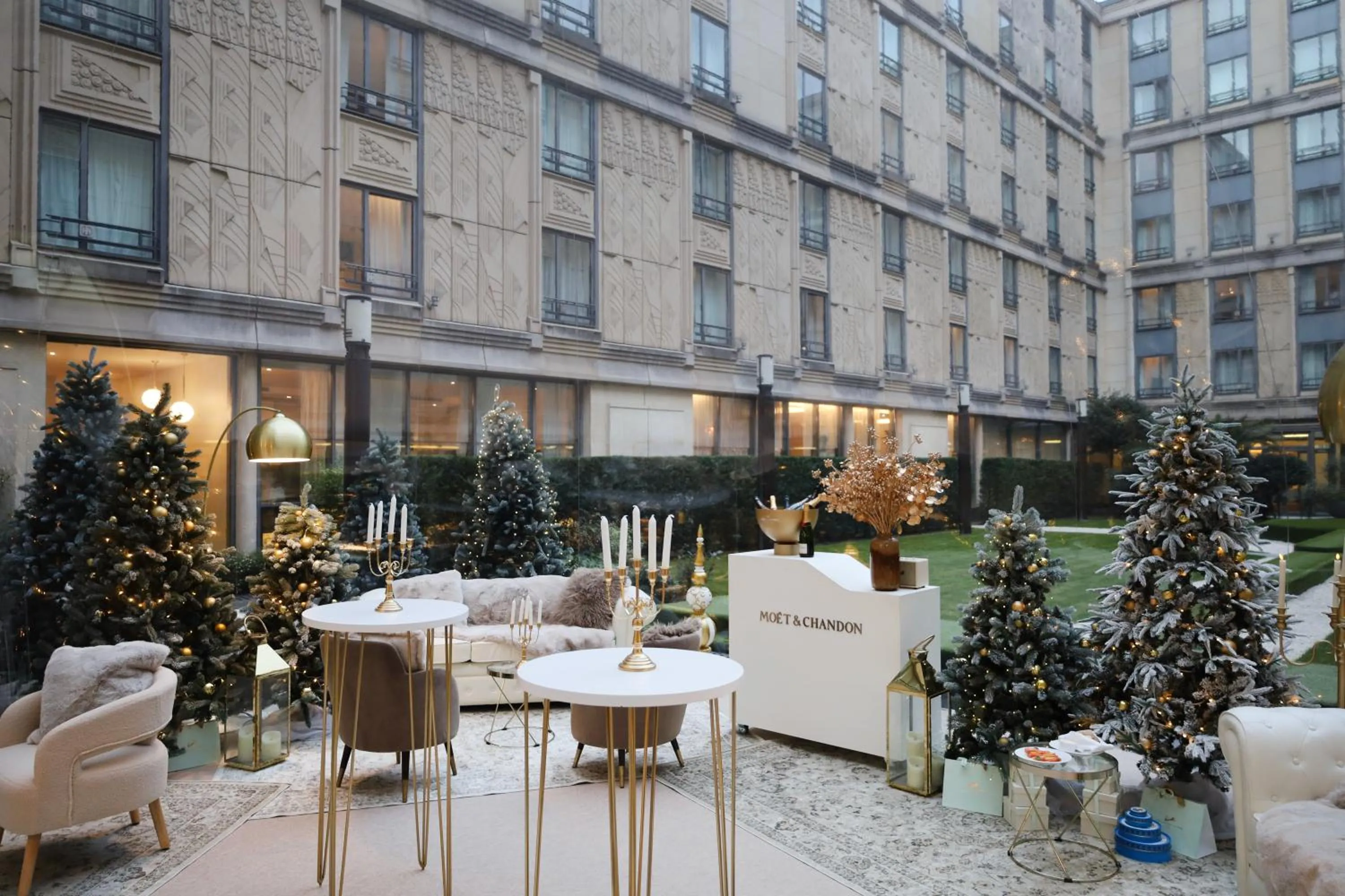 Garden in L'Hôtel du Collectionneur Paris