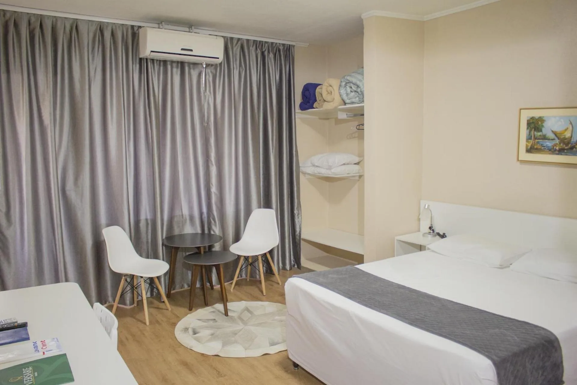 Bed in San Remo Hotel