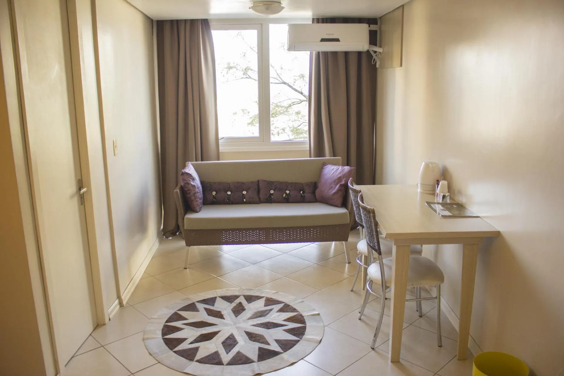 Living room in San Remo Hotel