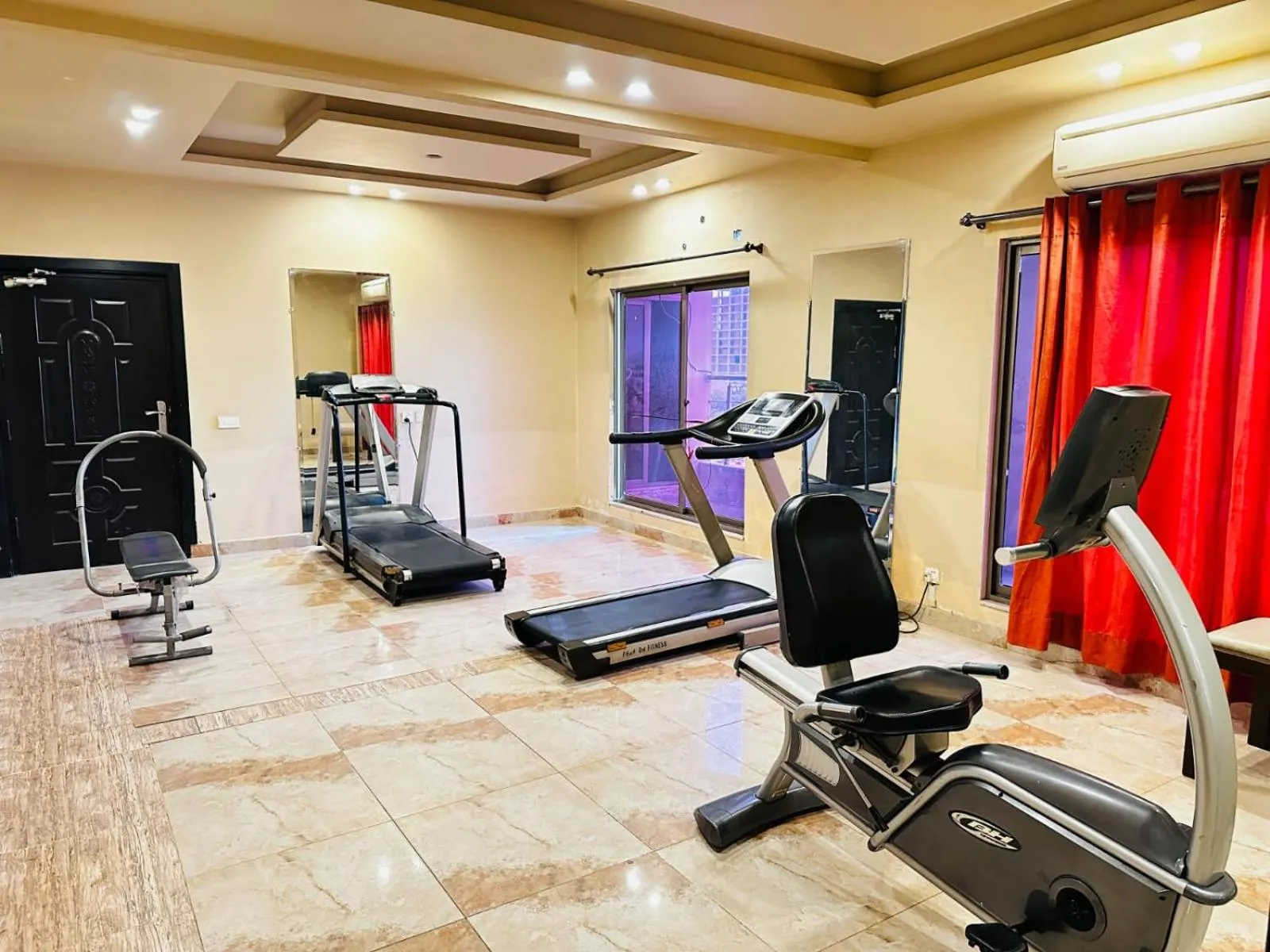 Fitness centre/facilities in Grand Regent Hotel and Suites