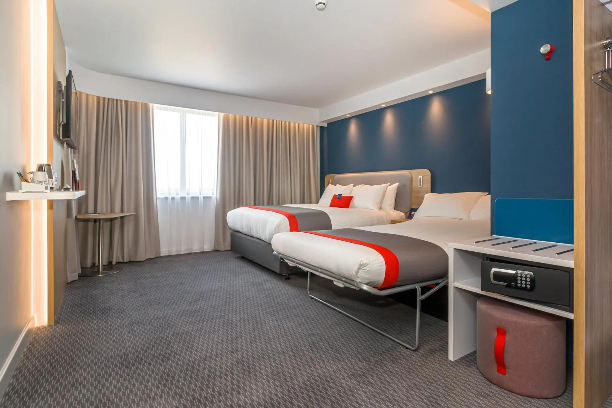 Photo of the whole room, Bed in Holiday Inn Express - Bodmin - Victoria Junction by IHG