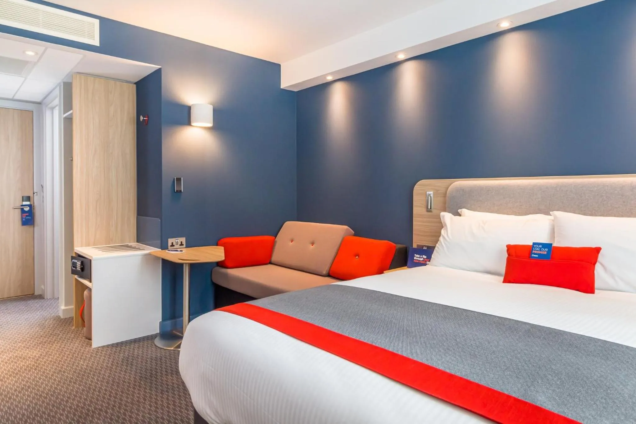 Photo of the whole room, Bed in Holiday Inn Express - Bodmin - Victoria Junction by IHG