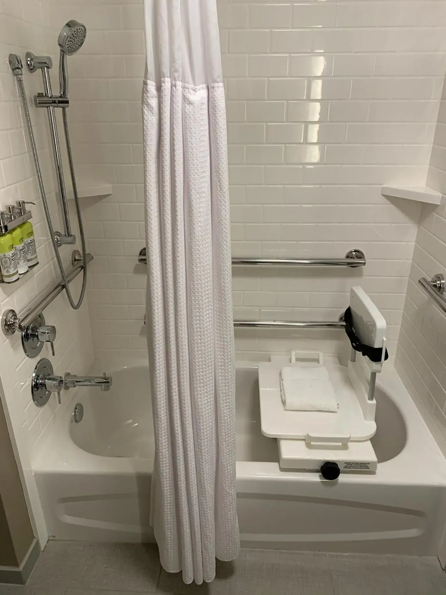 Two-Bedroom Suite with Two Bathrooms and Mobility Accessible Tub - Non-Smoking in Staybridge Suites - Vero Beach by IHG Two-Bedroom Suite with Two Bathrooms and Mobility Accessible Tub - Non-Smoking in Staybridge Suites - Vero Beach by IHG
