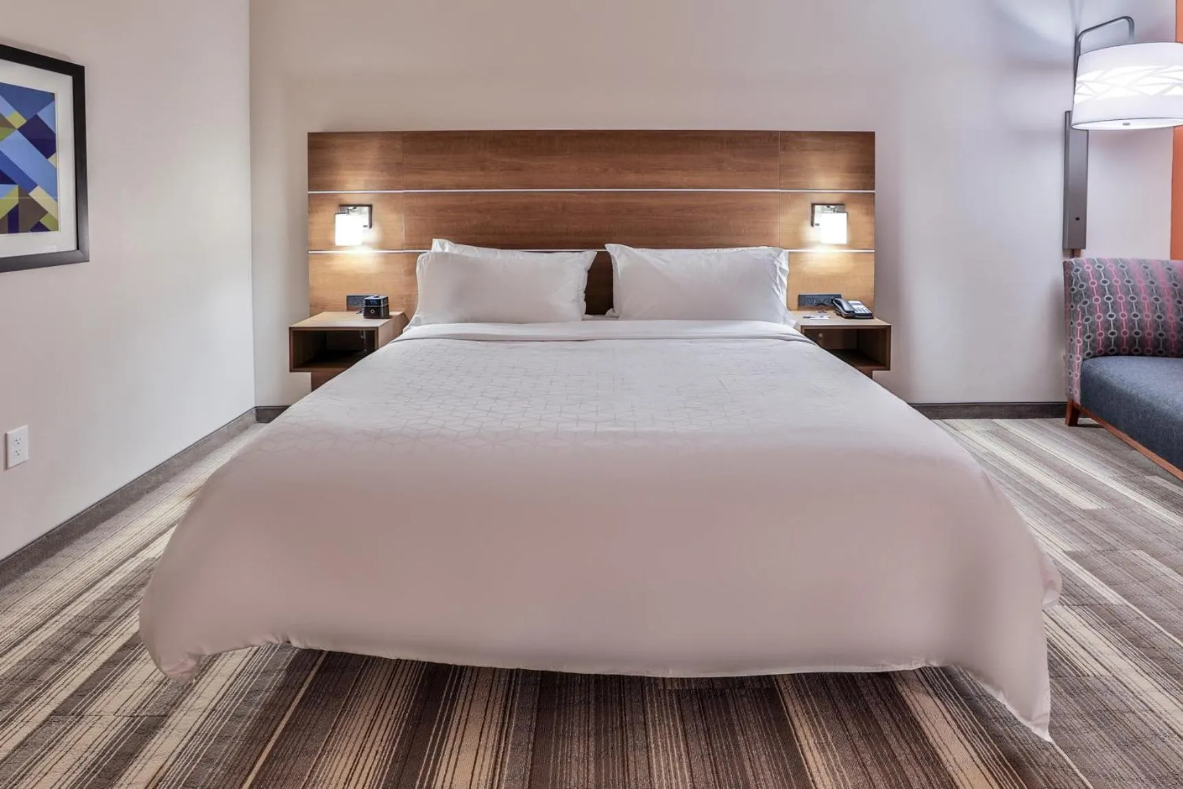 Bed in Holiday Inn Express & Suites - Nashville MetroCenter Downtown by IHG