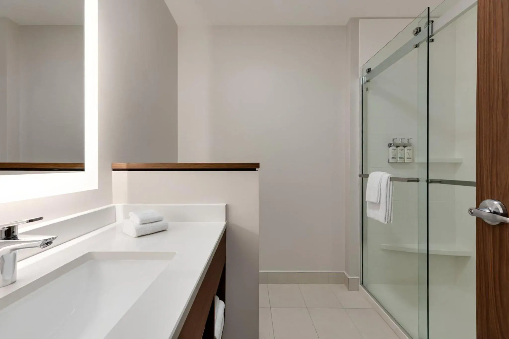 Queen Room with Two Queen Beds - Hearing Accessible/Non-Smoking in Holiday Inn Express & Suites - Dalton - Walnut Ave by IHG Queen Room with Two Queen Beds - Hearing Accessible/Non-Smoking in Holiday Inn Express & Suites - Dalton - Walnut Ave by IHG