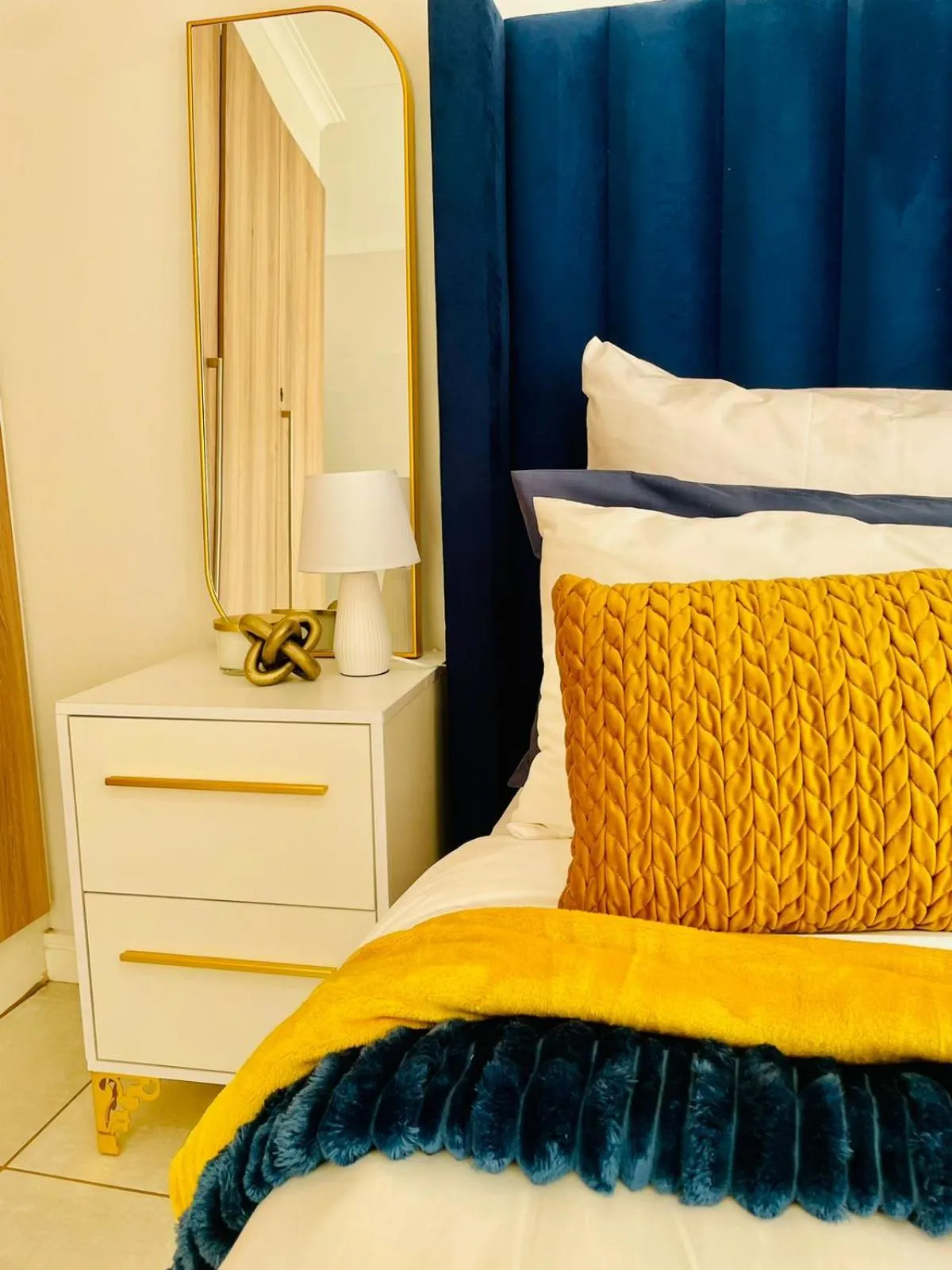 Bed in The Blyde, an impeccable blissful getaway (Balwin properties)