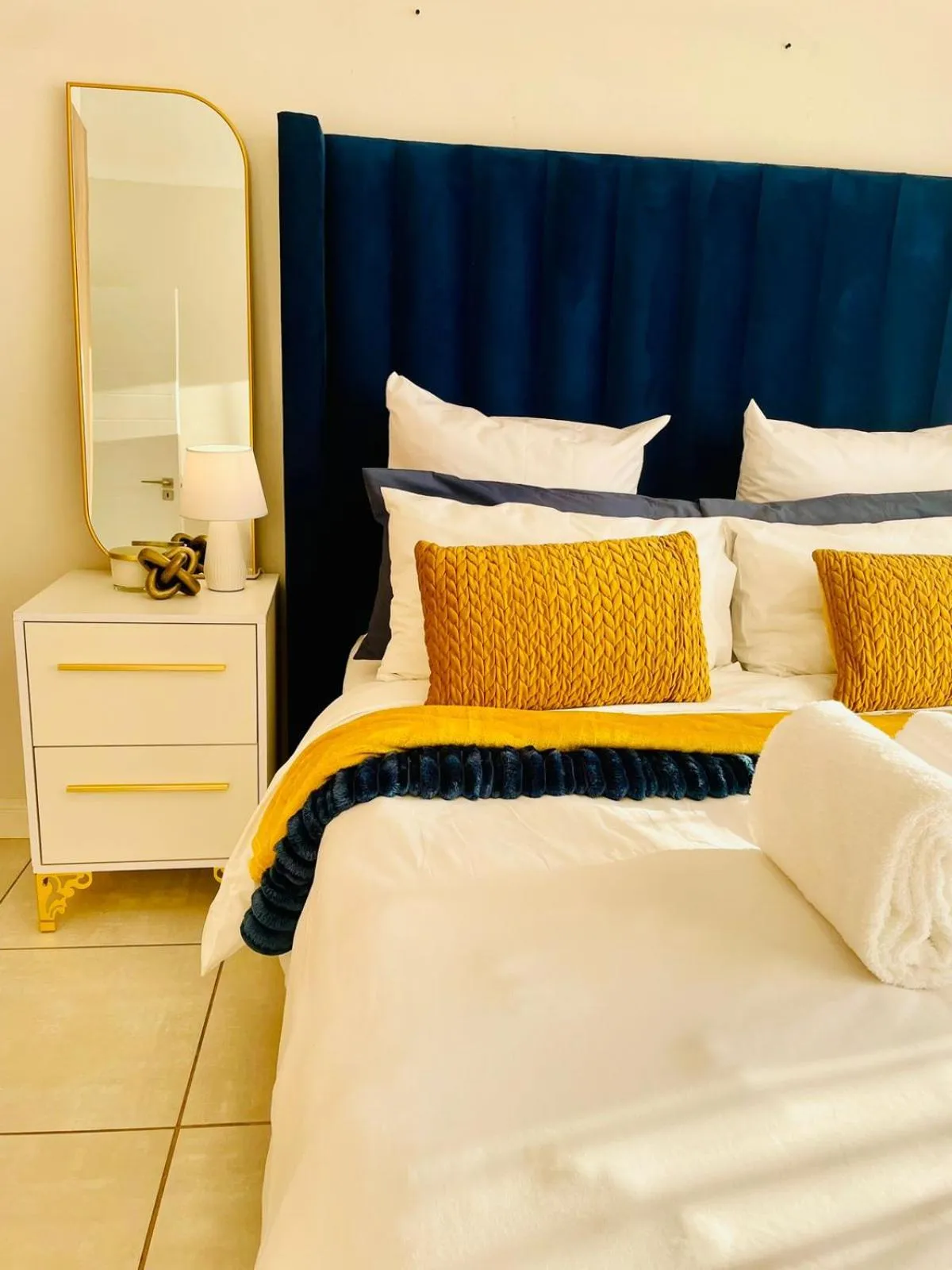 Bed in The Blyde, an impeccable blissful getaway (Balwin properties)