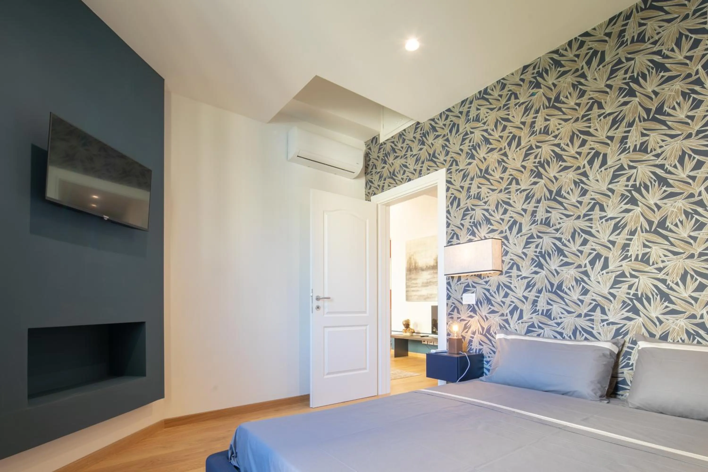 Bed in Nerli Prestige by Mmega