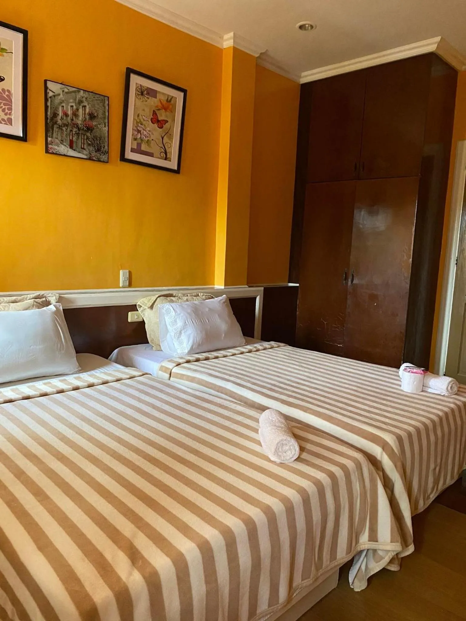 Bed in Stefanie Grace Inn