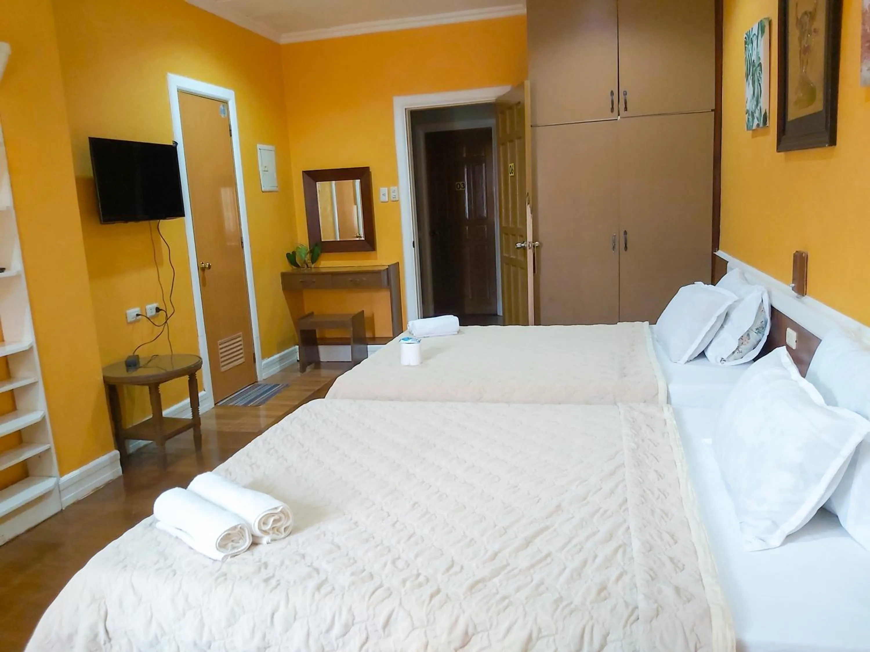 Photo of the whole room, Bed in Stefanie Grace Inn